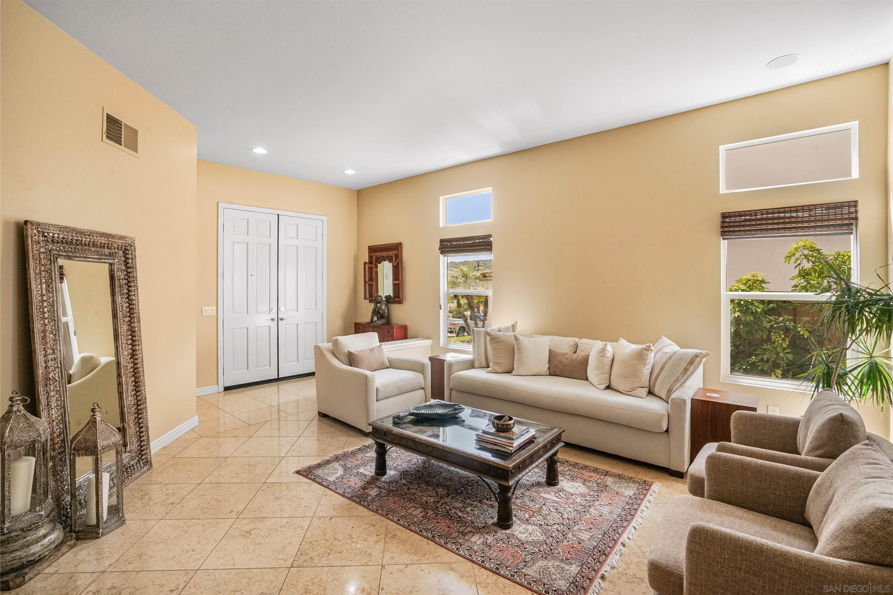 5032 Manor Ridge Ln