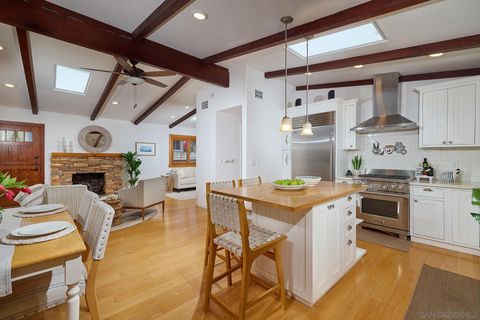211  La Mesa Ave. Encinitas CA 92024