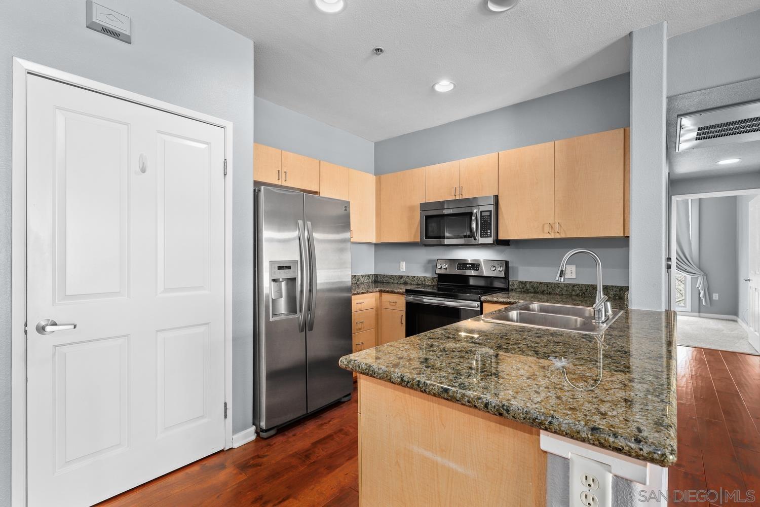 1501 Front St 315