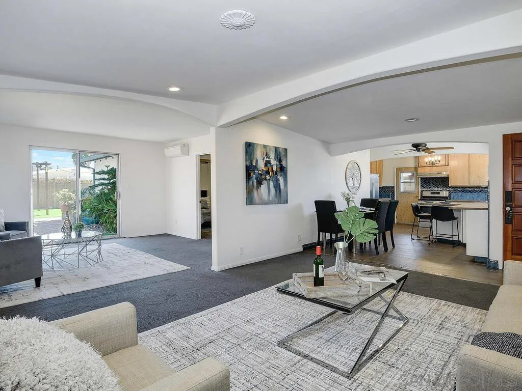 San Diego, California 92117, United States, 3 Bedrooms Bedrooms, ,2 BathroomsBathrooms,Residential,Pending,79988