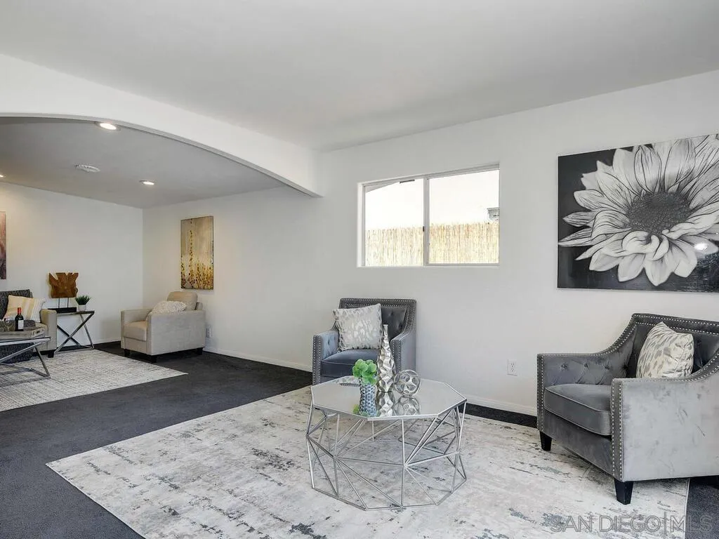 San Diego, California 92117, United States, 3 Bedrooms Bedrooms, ,2 BathroomsBathrooms,Residential,Pending,79988