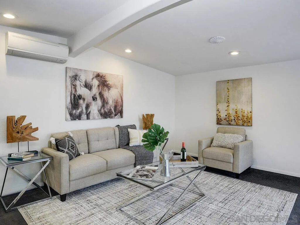 San Diego, California 92117, United States, 3 Bedrooms Bedrooms, ,2 BathroomsBathrooms,Residential,Pending,79988