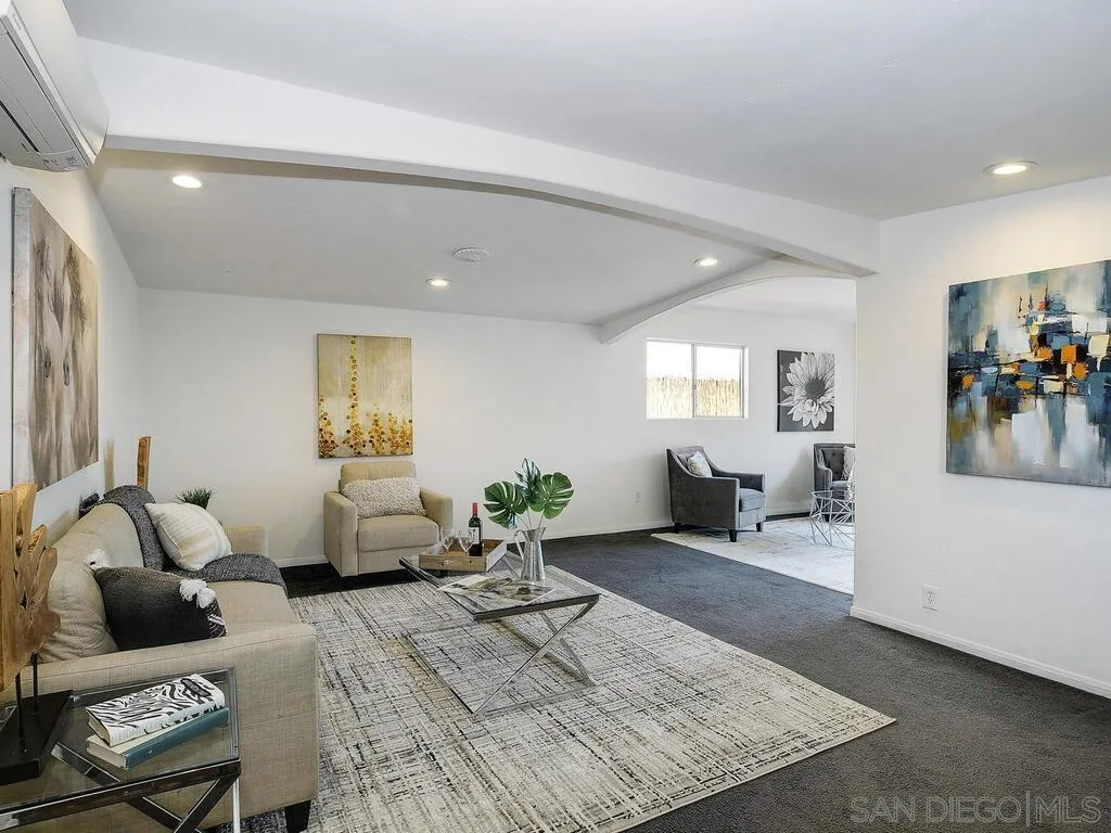 San Diego, California 92117, United States, 3 Bedrooms Bedrooms, ,2 BathroomsBathrooms,Residential,Pending,79988