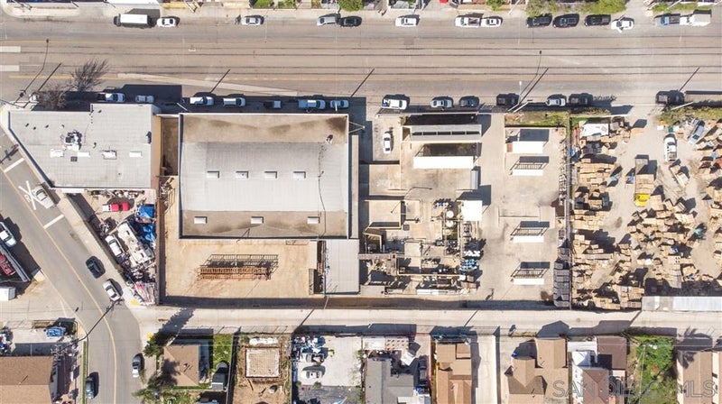 2929 Commercial St