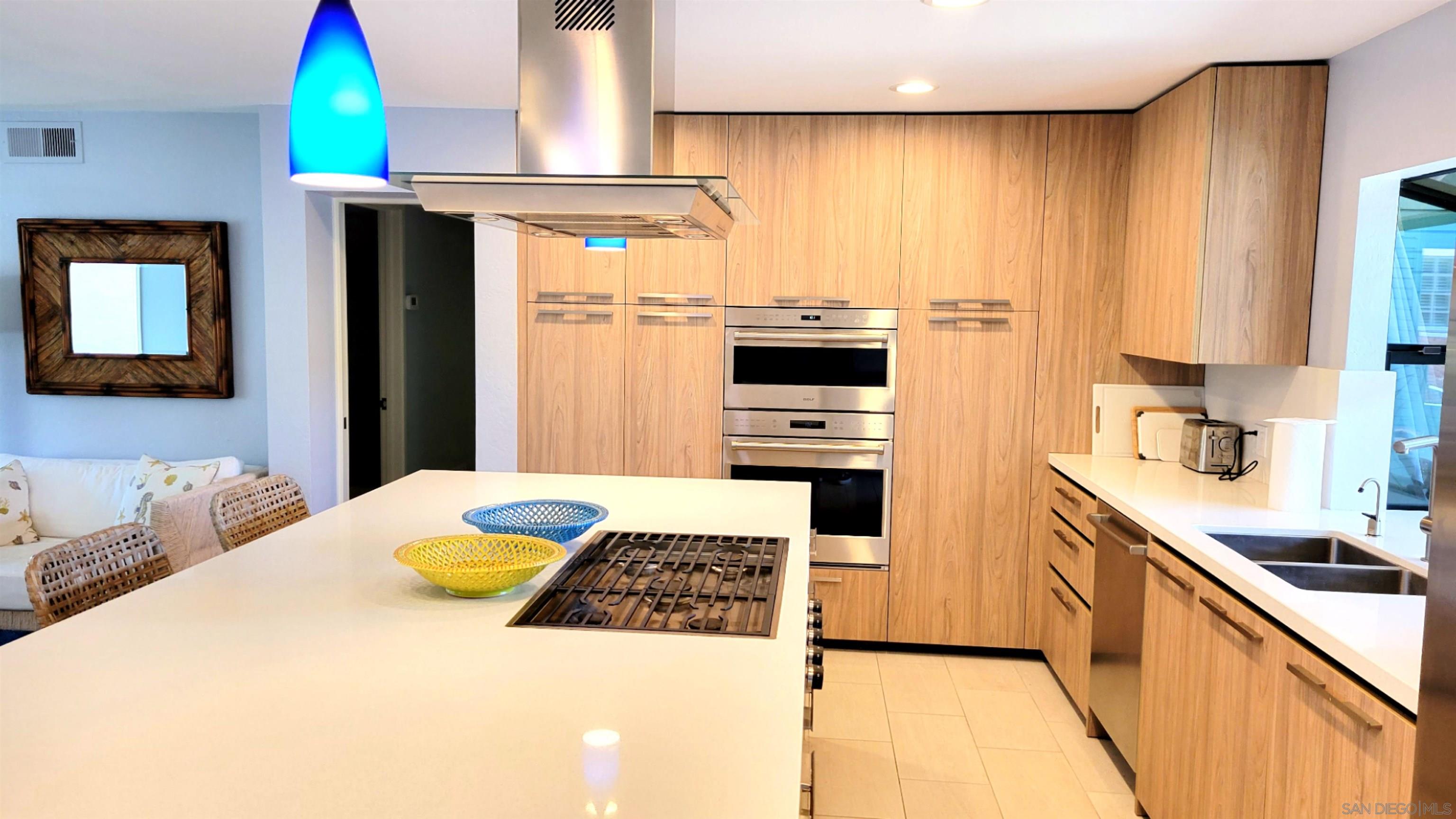 2525 Ocean Front