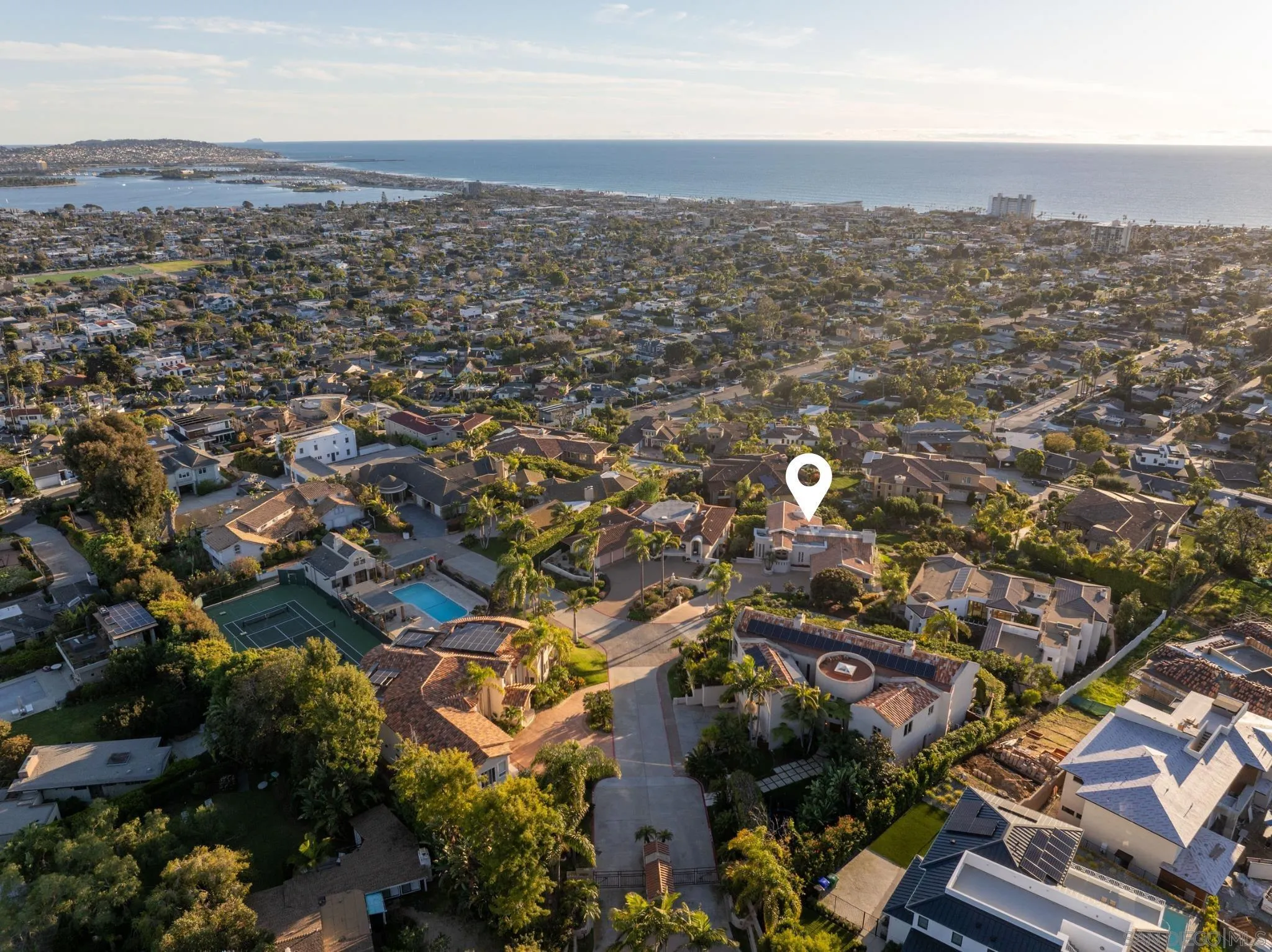 San Diego, California 92109, United States, 4 Bedrooms Bedrooms, ,4 BathroomsBathrooms,Residential,Pending,76572