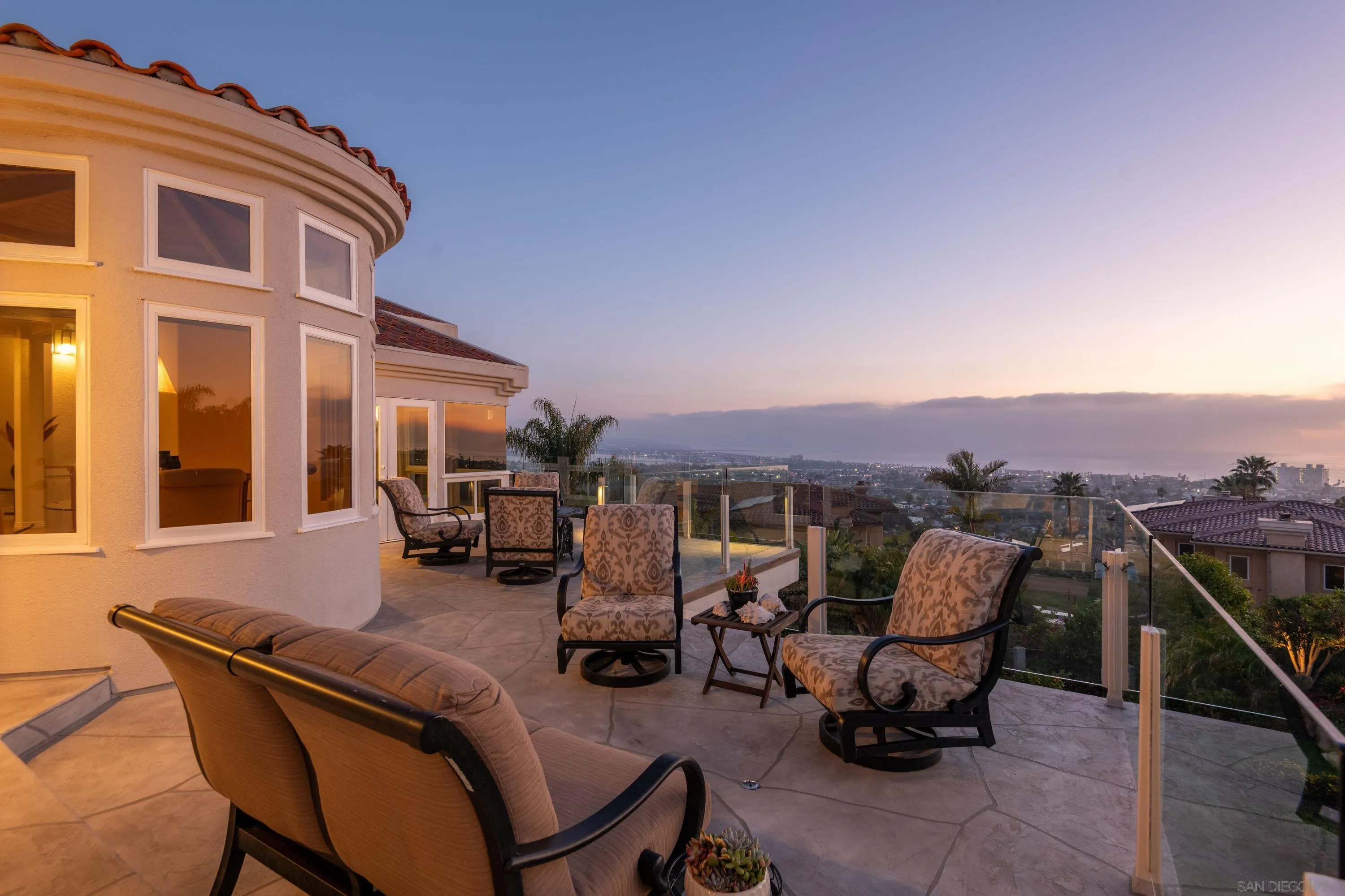 San Diego, California 92109, United States, 4 Bedrooms Bedrooms, ,4 BathroomsBathrooms,Residential,Pending,76572