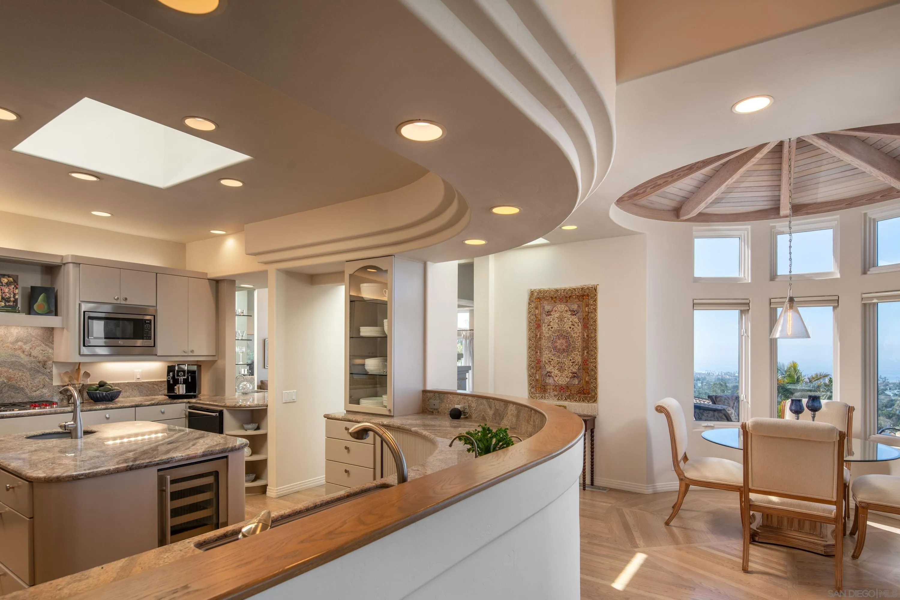 San Diego, California 92109, United States, 4 Bedrooms Bedrooms, ,4 BathroomsBathrooms,Residential,Pending,76572