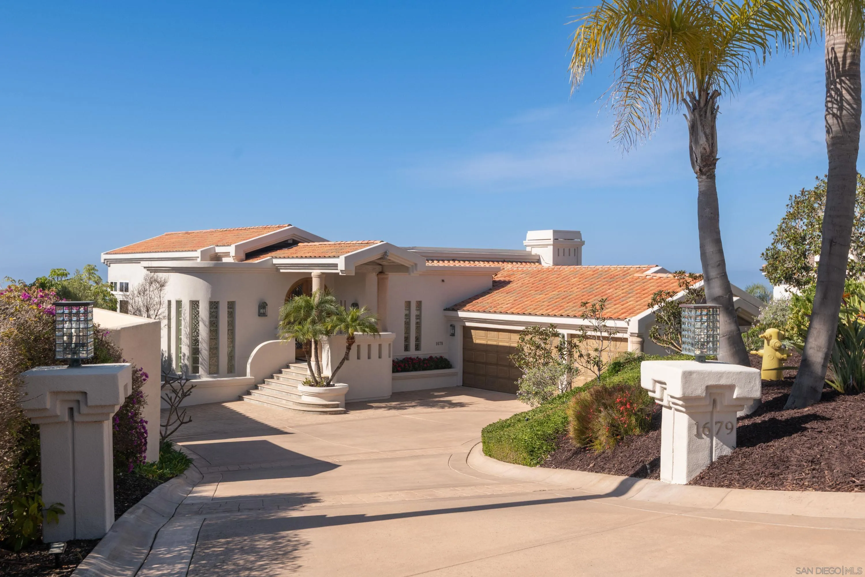 San Diego, California 92109, United States, 4 Bedrooms Bedrooms, ,4 BathroomsBathrooms,Residential,Pending,76572