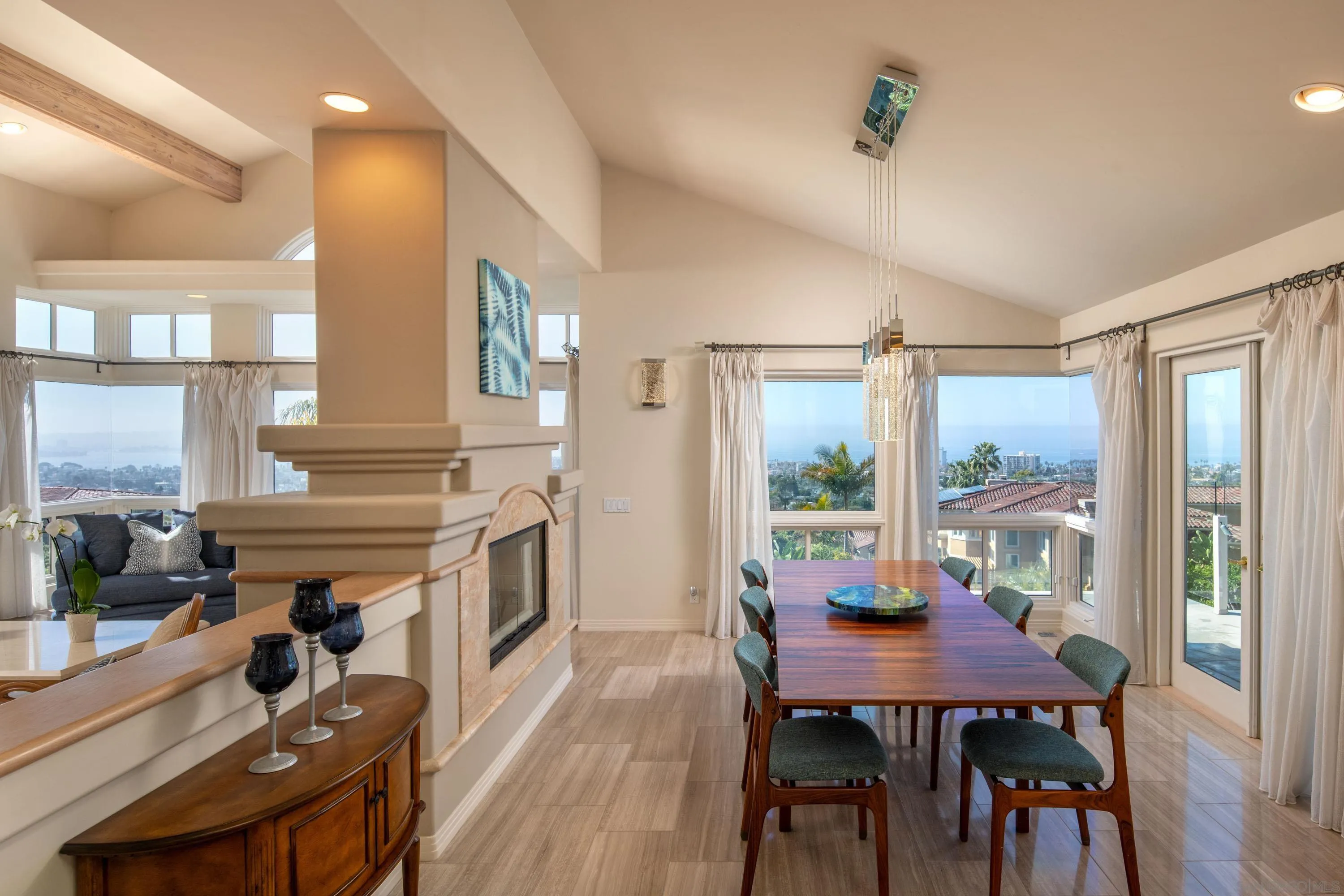 San Diego, California 92109, United States, 4 Bedrooms Bedrooms, ,4 BathroomsBathrooms,Residential,Pending,76572