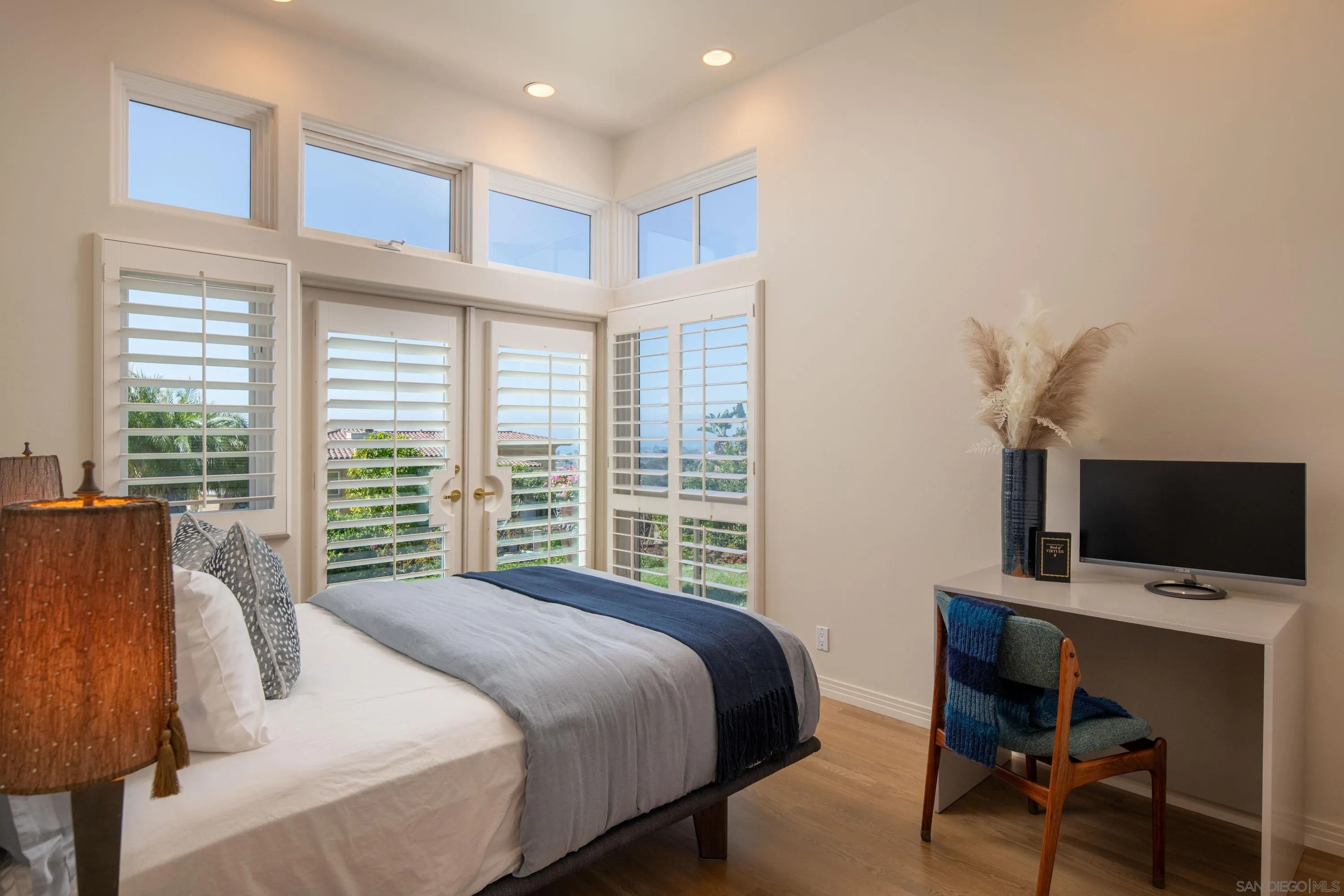 San Diego, California 92109, United States, 4 Bedrooms Bedrooms, ,4 BathroomsBathrooms,Residential,Pending,76572