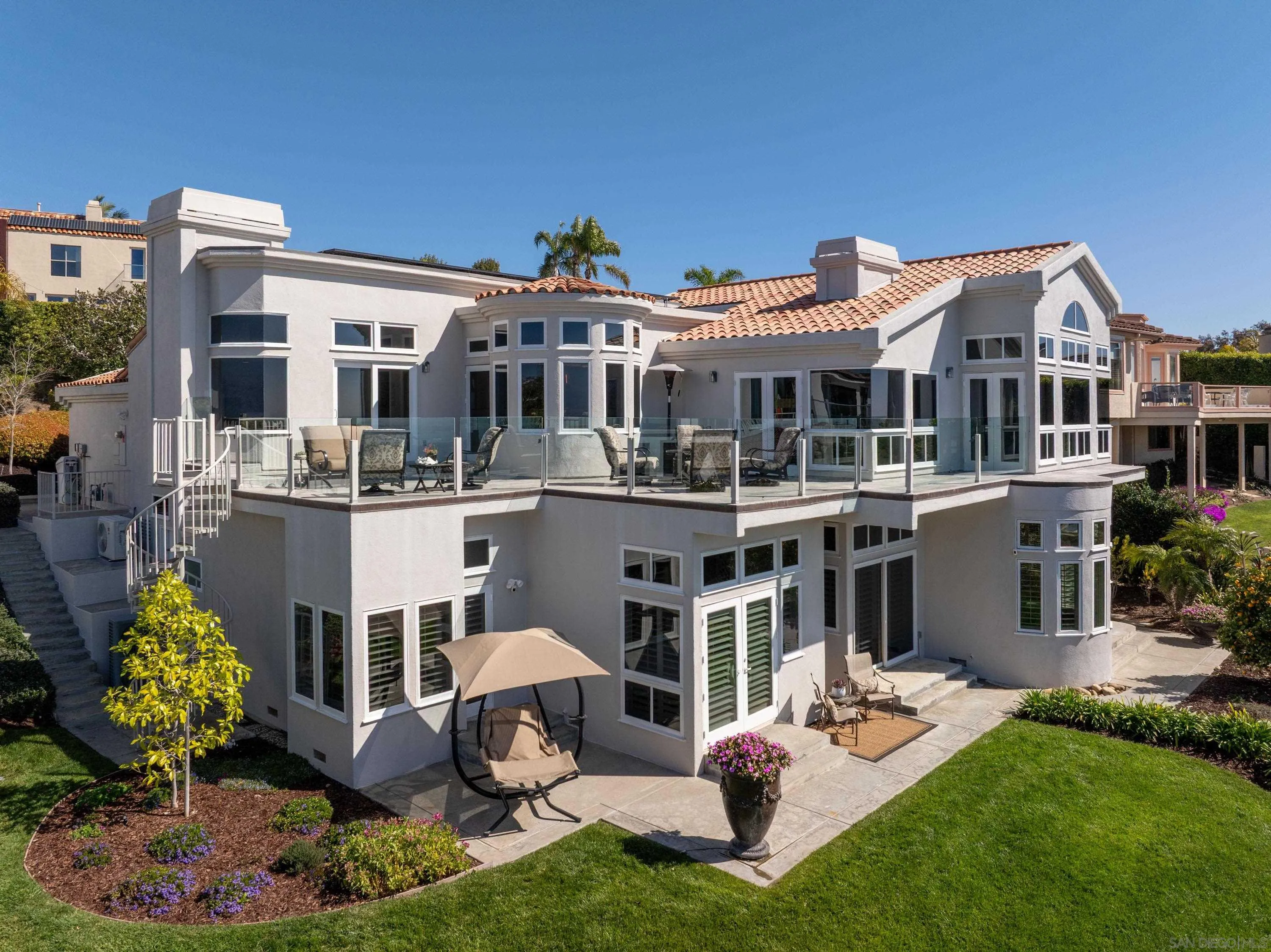 San Diego, California 92109, United States, 4 Bedrooms Bedrooms, ,4 BathroomsBathrooms,Residential,Pending,76572