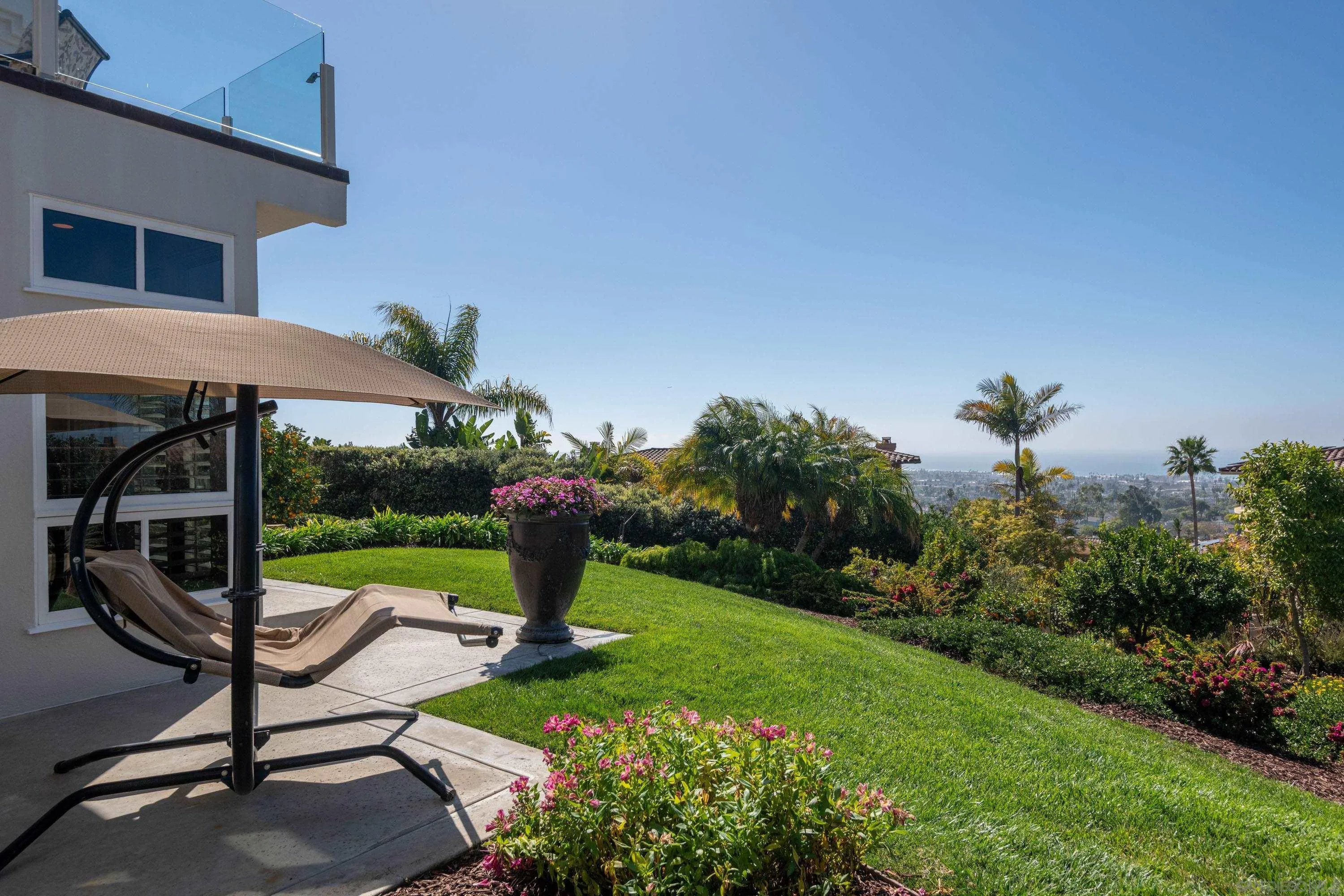 San Diego, California 92109, United States, 4 Bedrooms Bedrooms, ,4 BathroomsBathrooms,Residential,Pending,76572