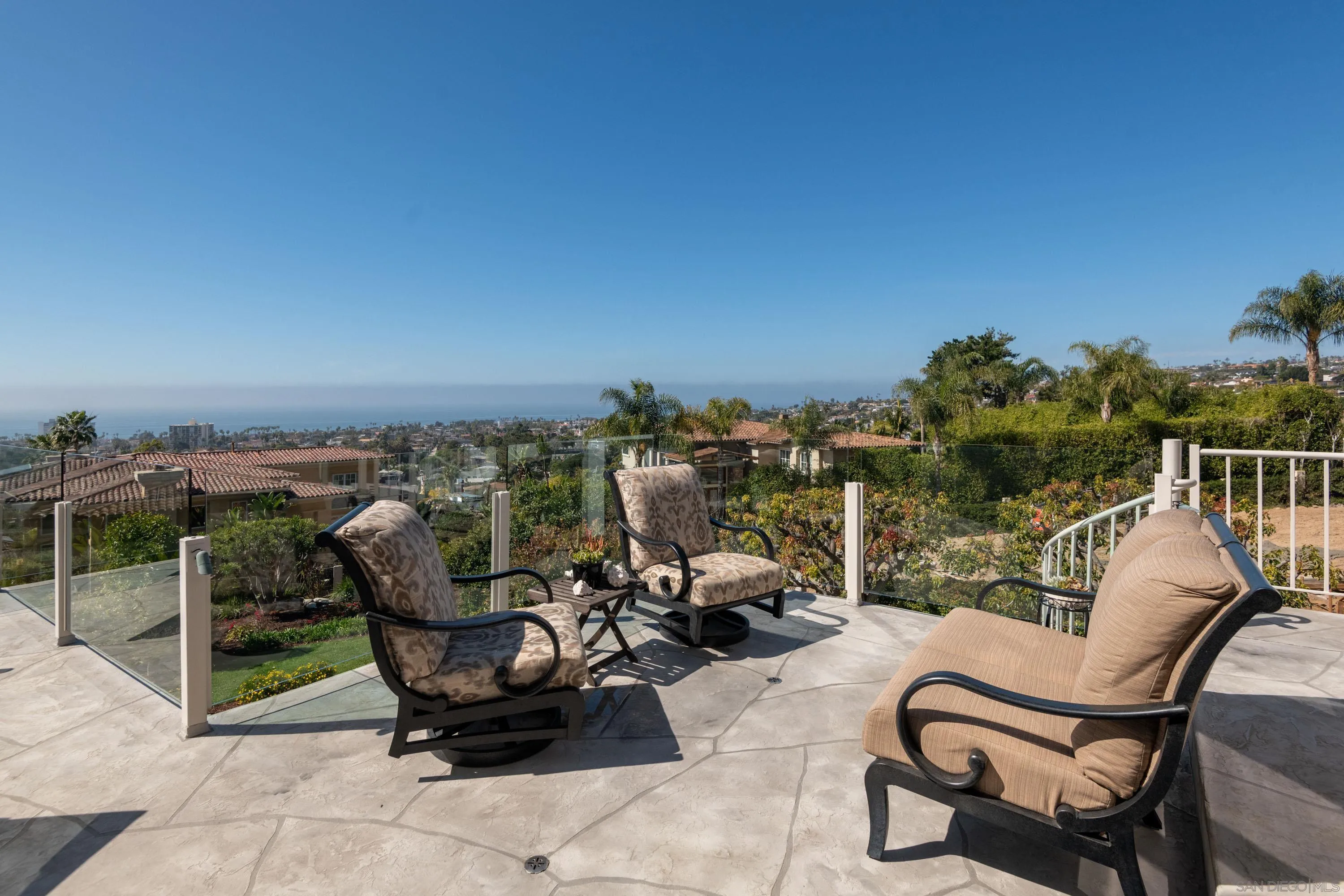 San Diego, California 92109, United States, 4 Bedrooms Bedrooms, ,4 BathroomsBathrooms,Residential,Pending,76572