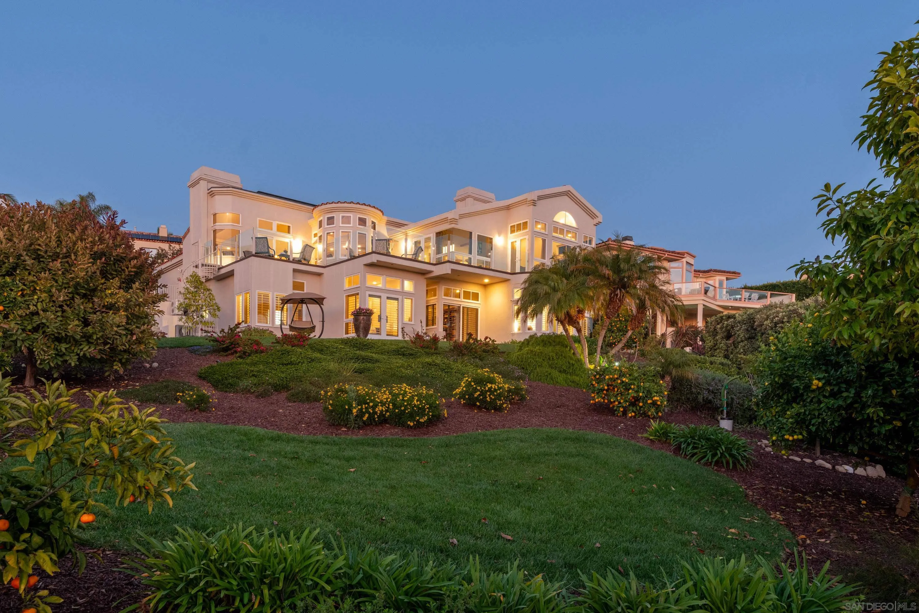 San Diego, California 92109, United States, 4 Bedrooms Bedrooms, ,4 BathroomsBathrooms,Residential,Pending,76572