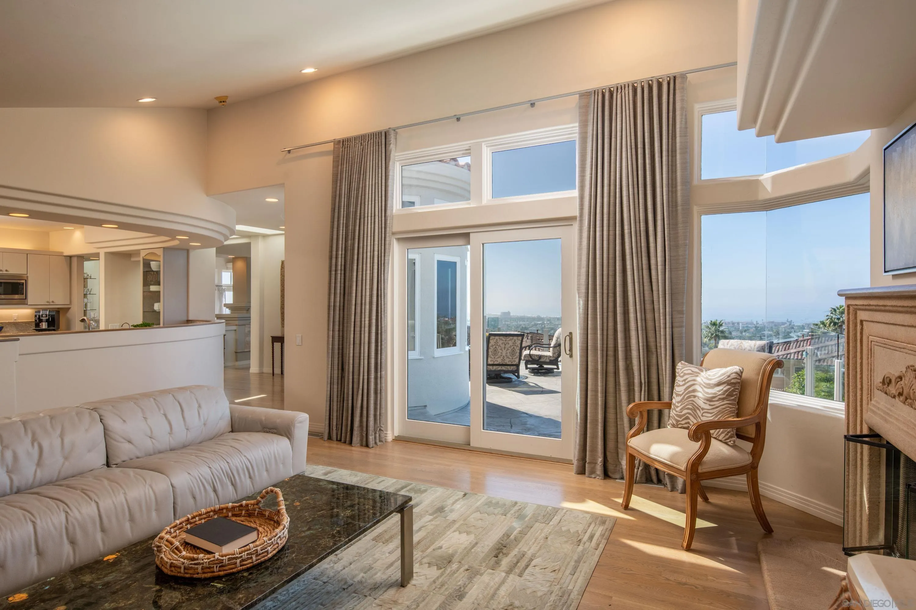 San Diego, California 92109, United States, 4 Bedrooms Bedrooms, ,4 BathroomsBathrooms,Residential,Pending,76572