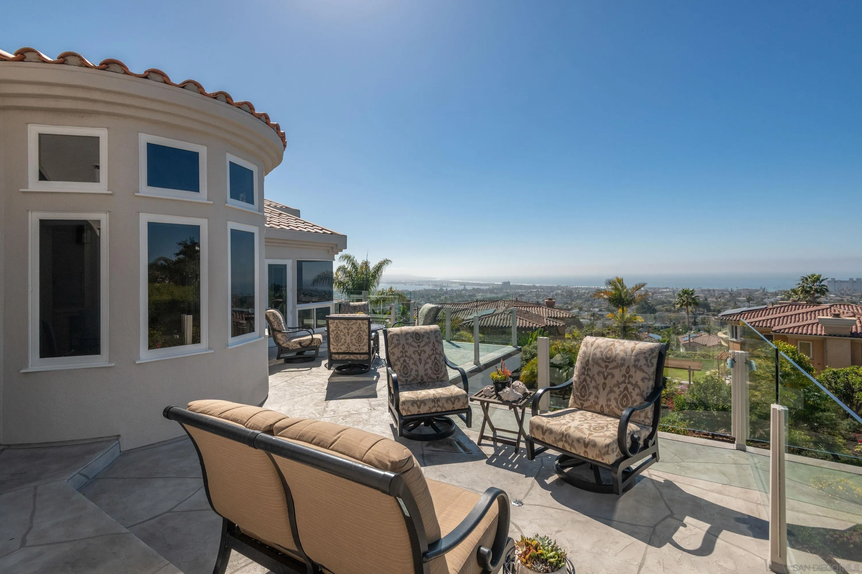 San Diego, California 92109, United States, 4 Bedrooms Bedrooms, ,4 BathroomsBathrooms,Residential,Pending,76572