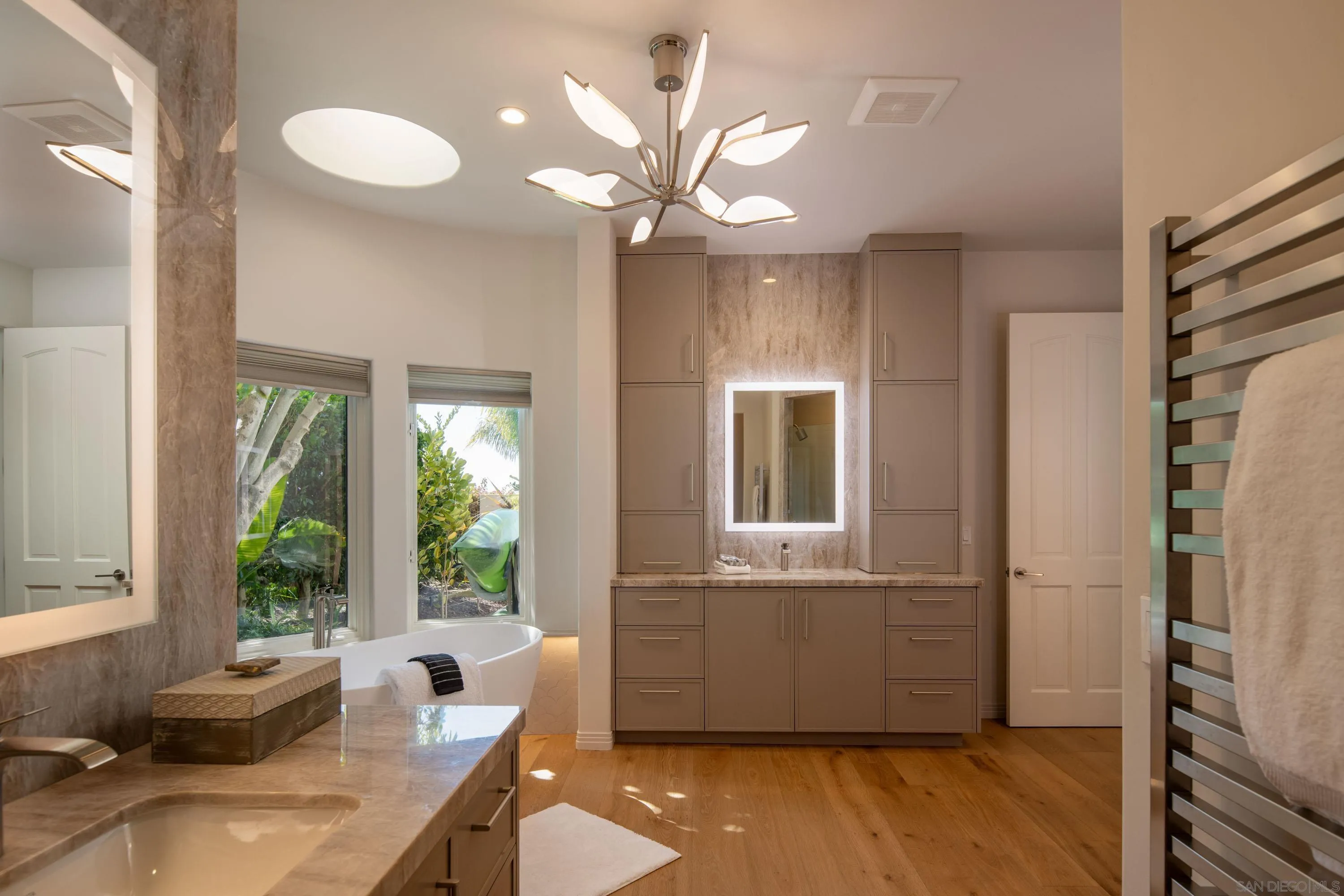 San Diego, California 92109, United States, 4 Bedrooms Bedrooms, ,4 BathroomsBathrooms,Residential,Pending,76572