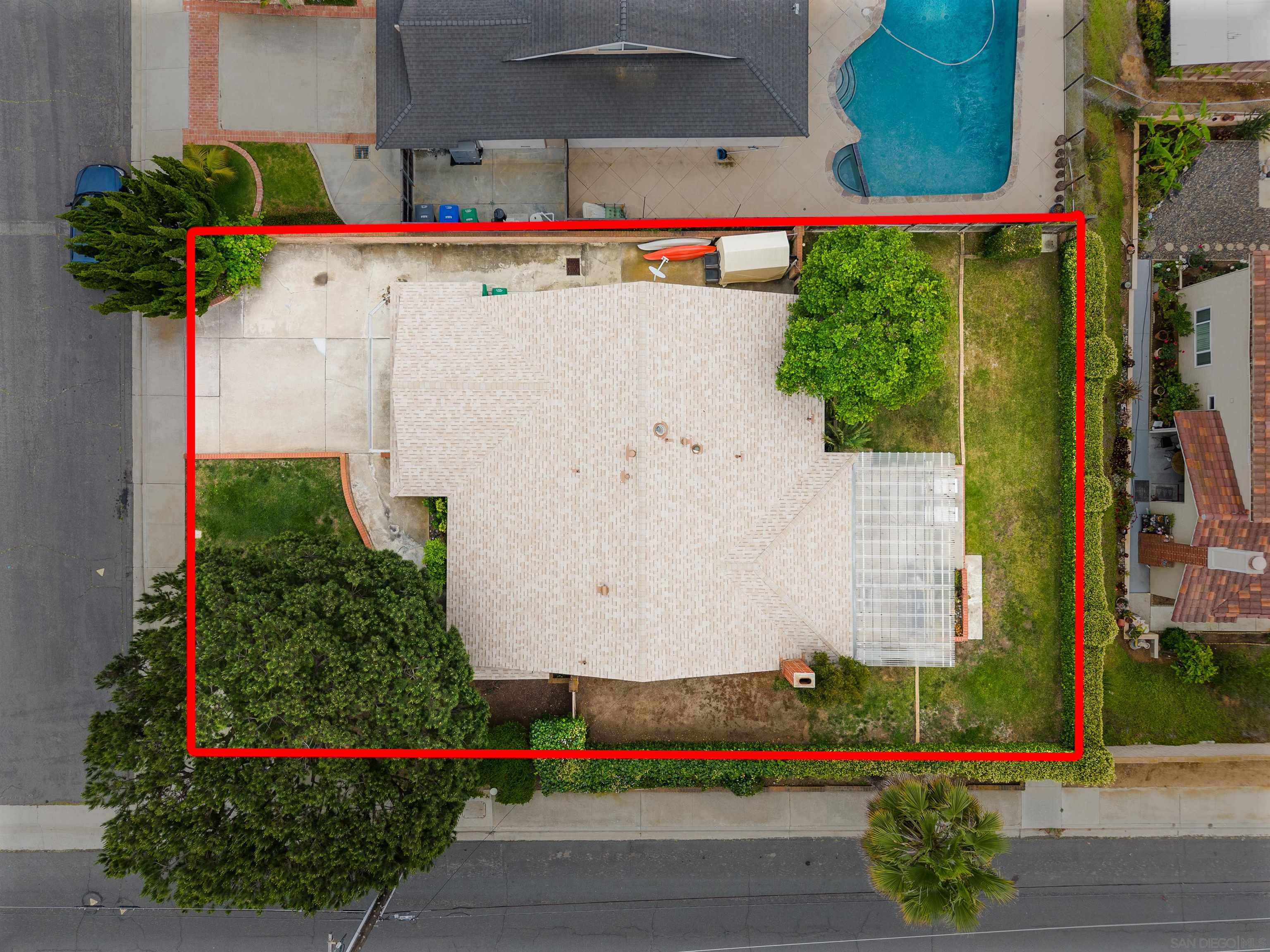 4005 Royal Dr