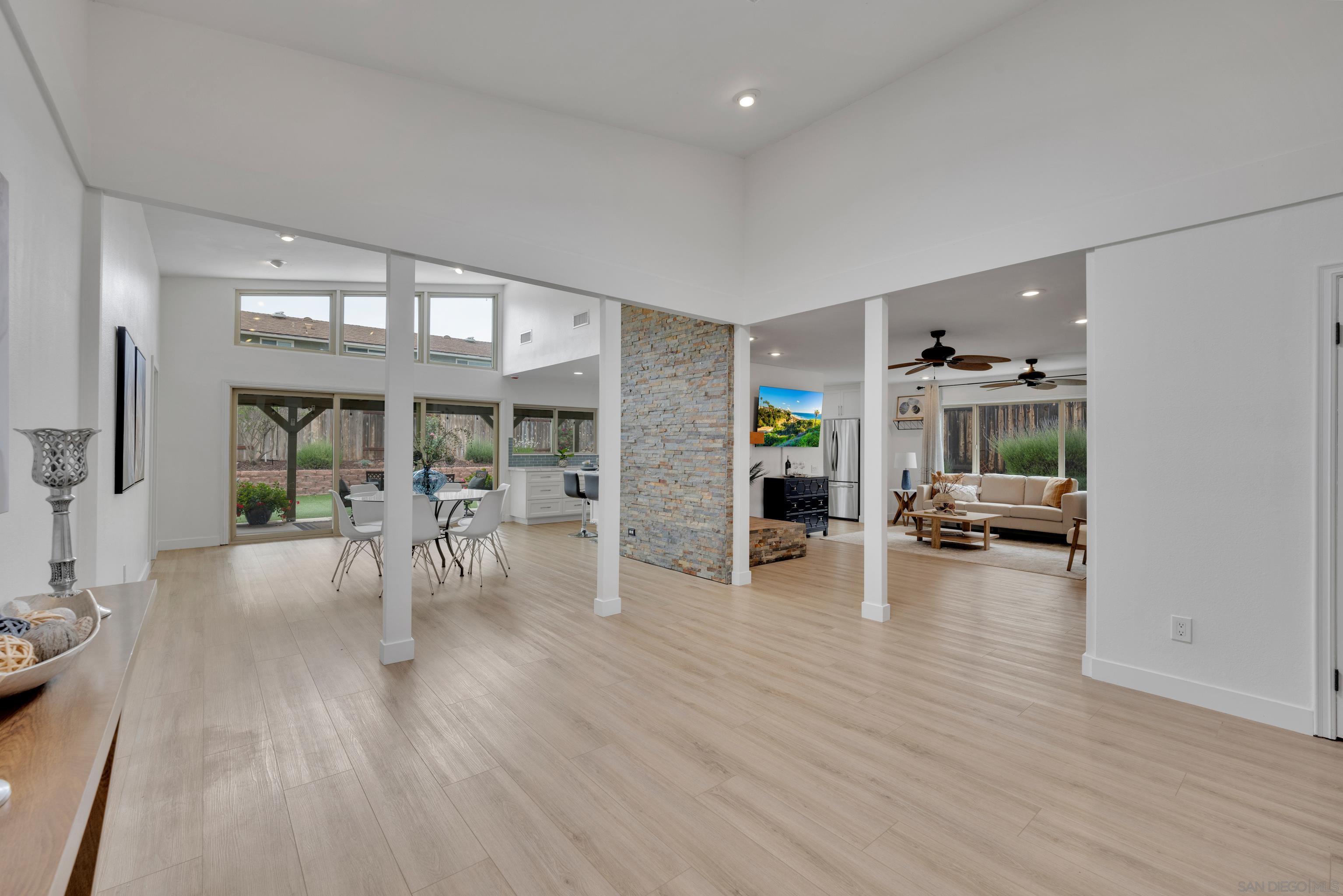 14318 Sandown Ct