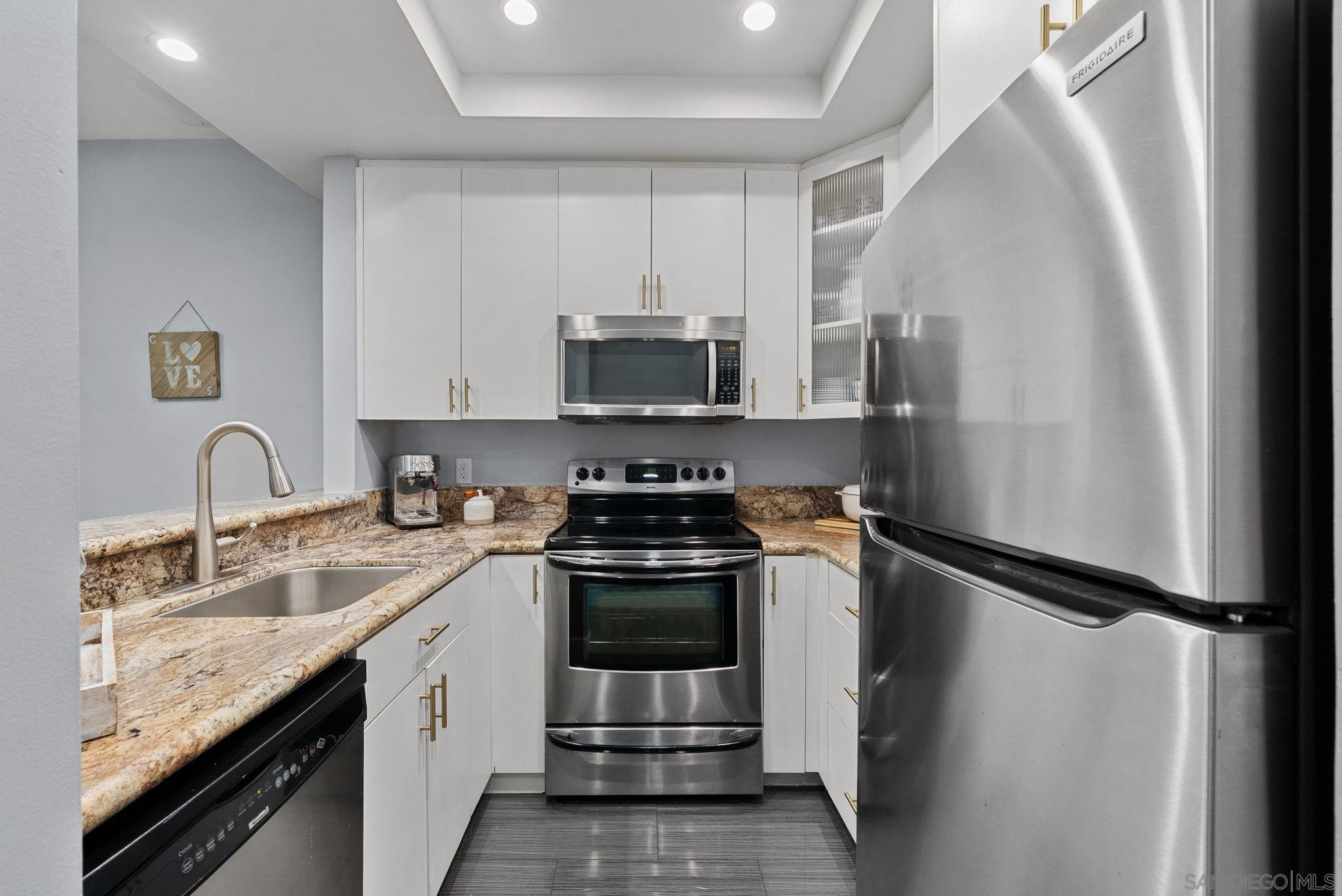 2202 River Run Dr 6
