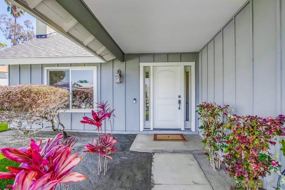 9985 Delia Lane