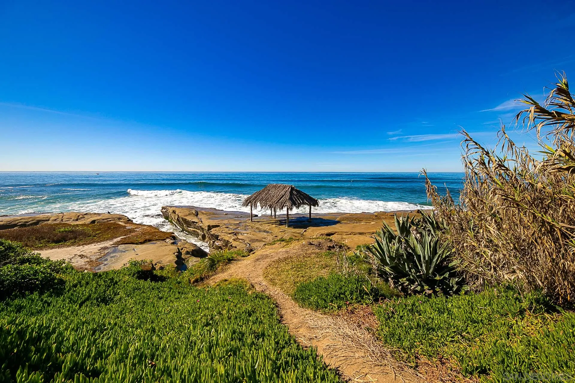 La Jolla, California 92037, United States, 3 Bedrooms Bedrooms, ,4 BathroomsBathrooms,Residential,Pending,111028