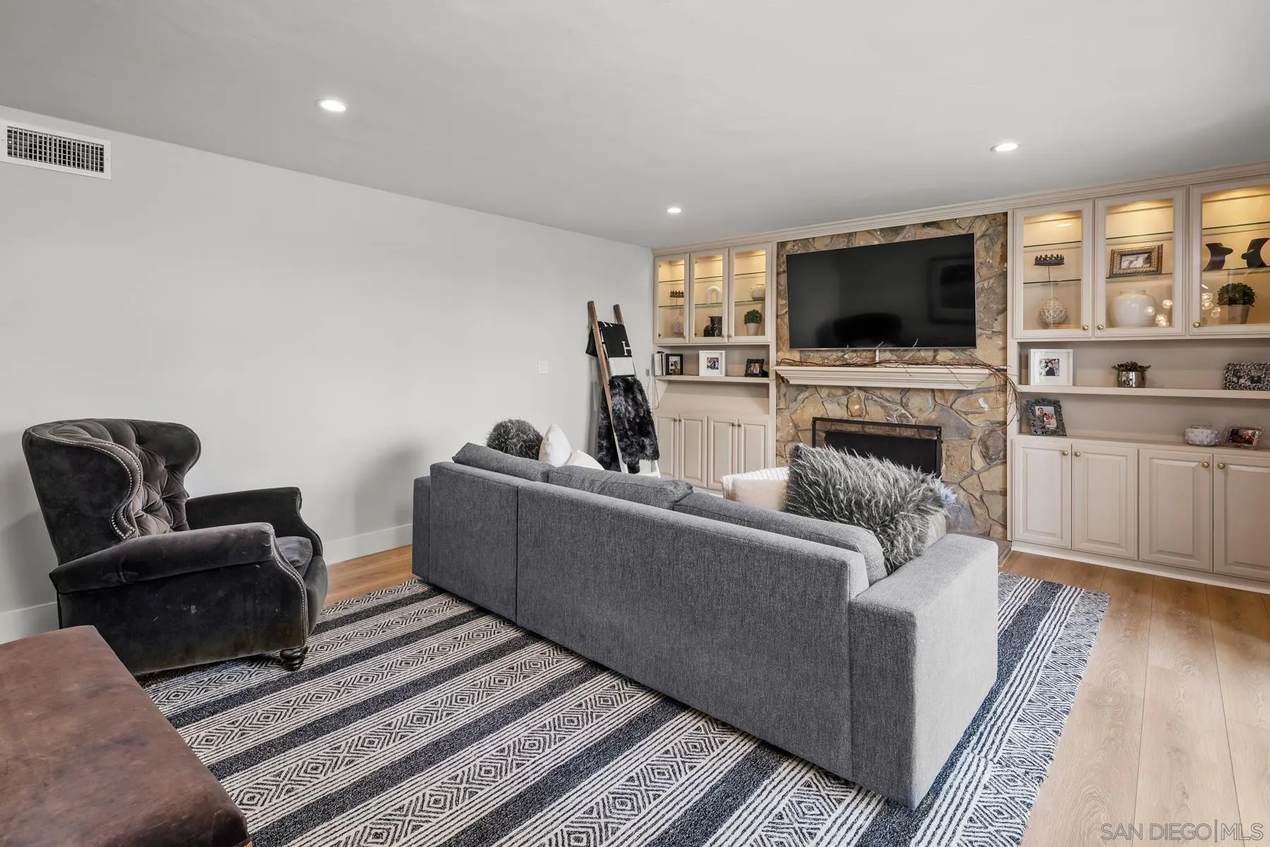 Coronado, California 92118, United States, 7 Bedrooms Bedrooms, ,7 BathroomsBathrooms,Residential,Active,103732