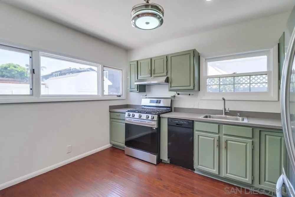 Coronado, California 92118, United States, 7 Bedrooms Bedrooms, ,7 BathroomsBathrooms,Residential,Active,103732