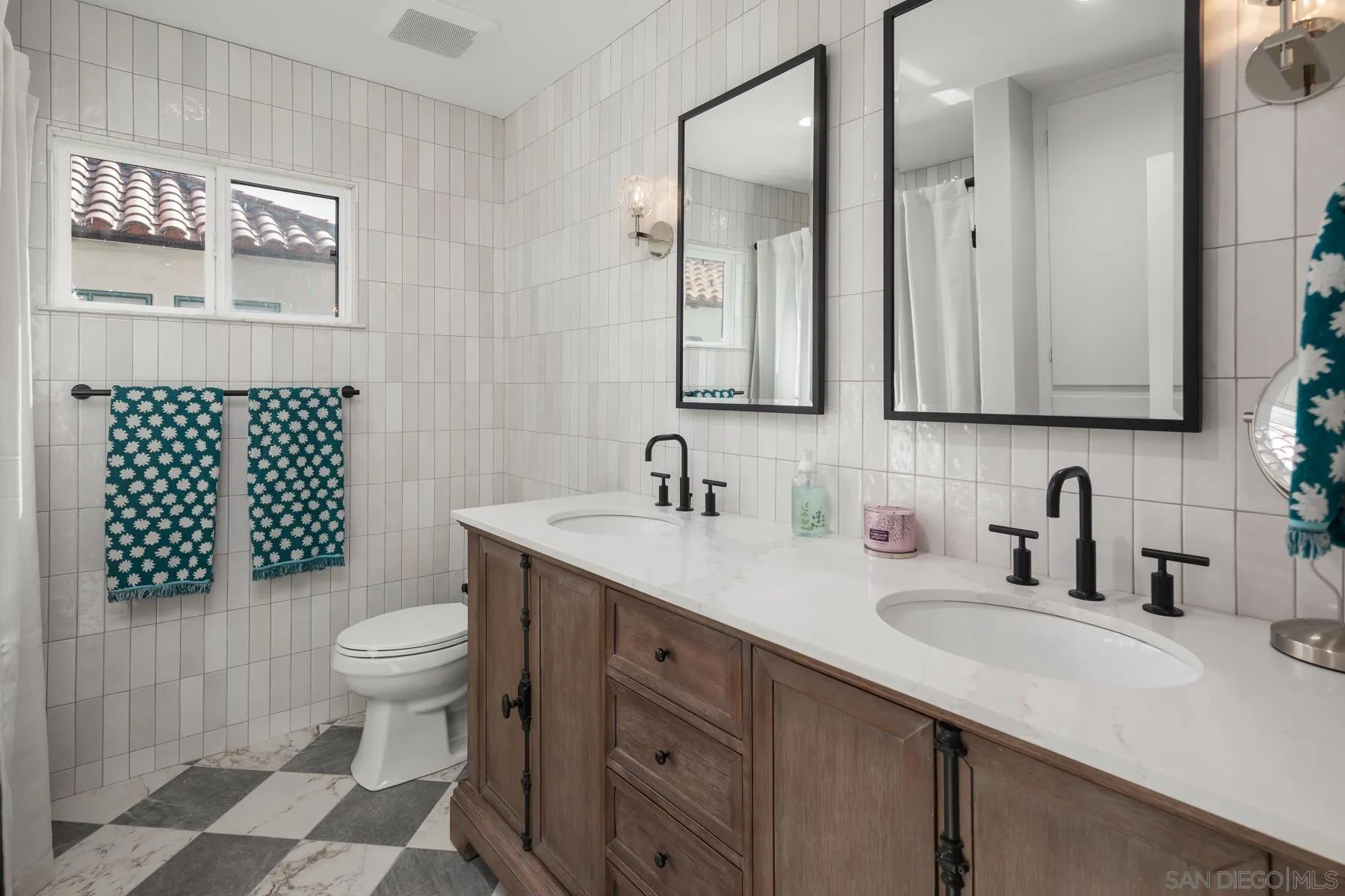 Coronado, California 92118, United States, 7 Bedrooms Bedrooms, ,7 BathroomsBathrooms,Residential,Active,103732