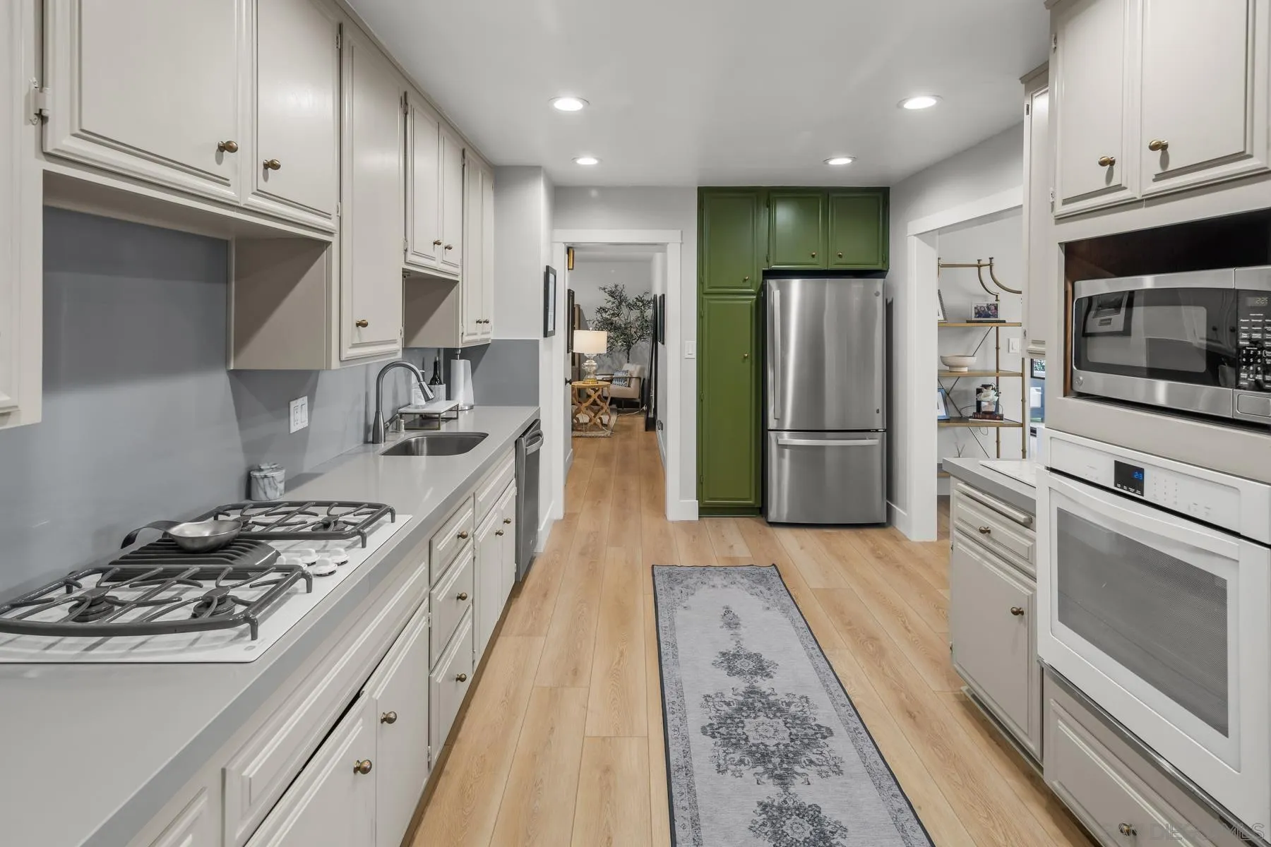 Coronado, California 92118, United States, 7 Bedrooms Bedrooms, ,7 BathroomsBathrooms,Residential,Active,103732