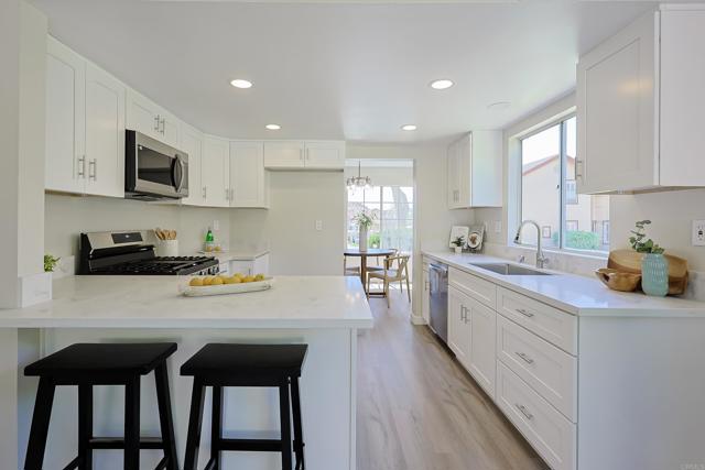 1889 Manzana Way