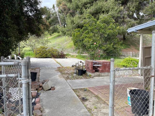 2640 Chestnut Avenue