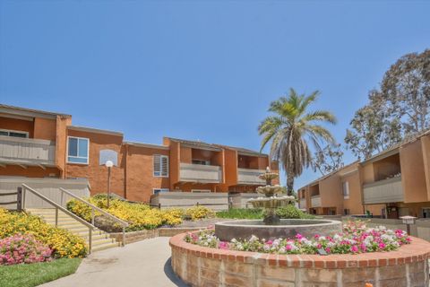 Condominium in San Diego CA 7727 Margerum Ave.jpg