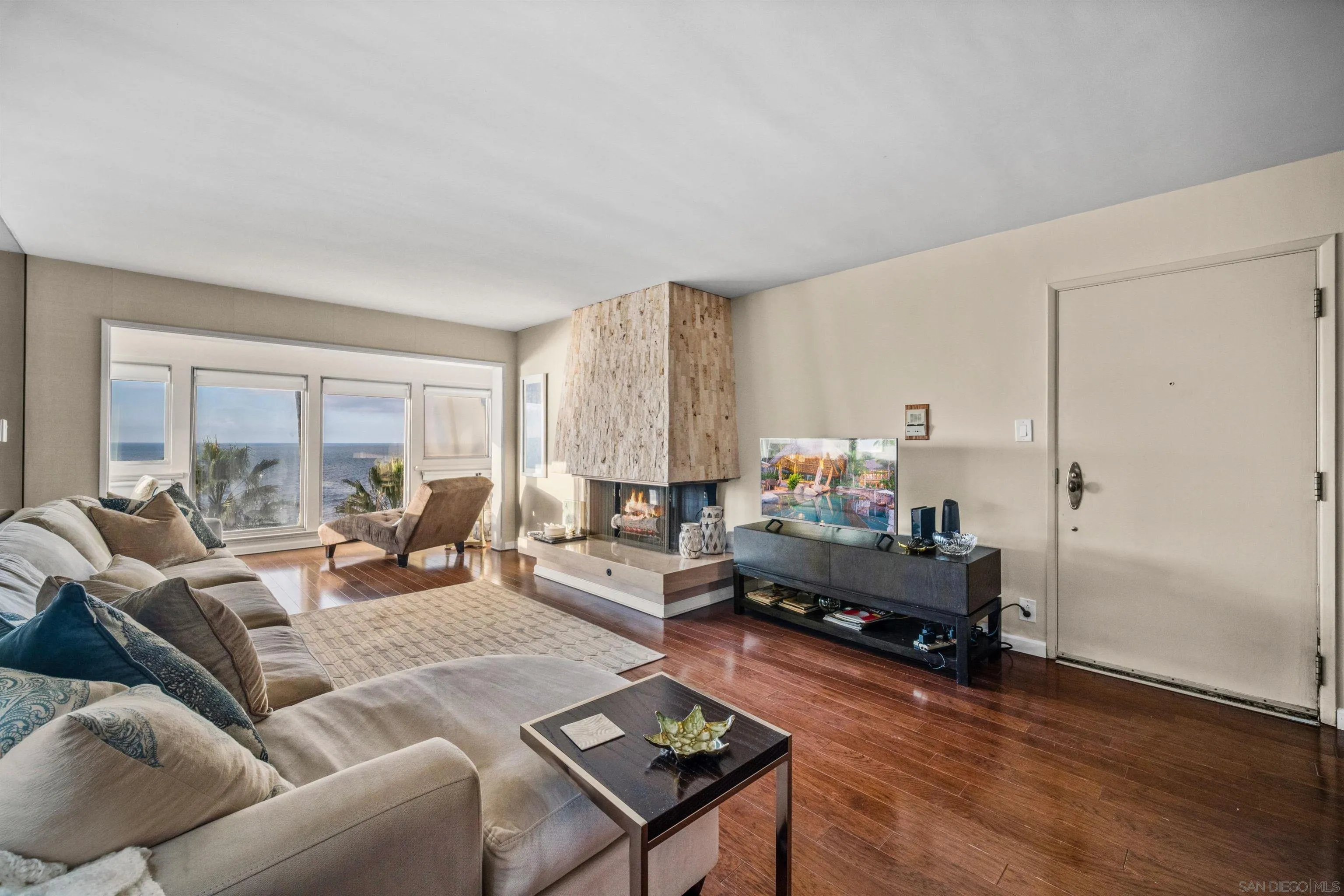 La Jolla, California 92037, United States, 2 Bedrooms Bedrooms, ,2 BathroomsBathrooms,Residential,Active,152894