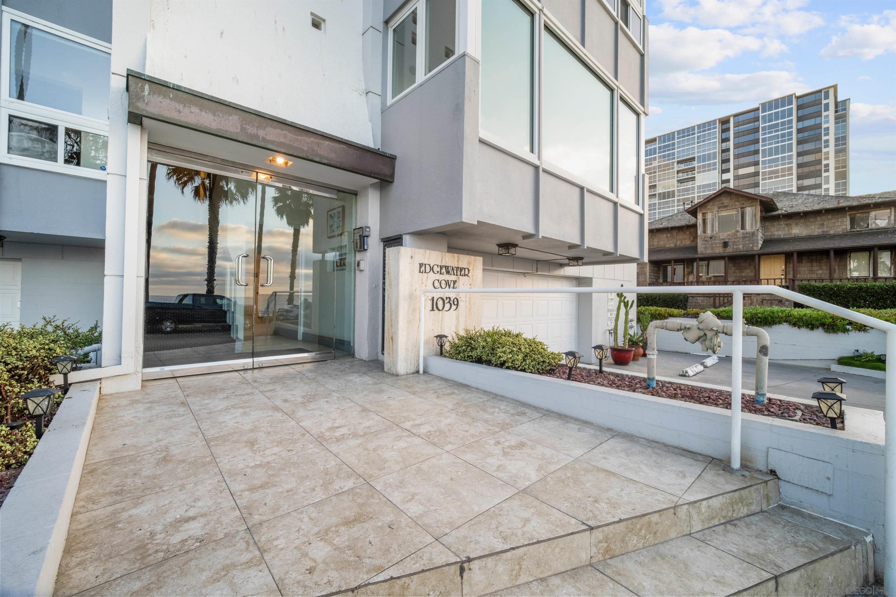 1039 Coast Blvd H