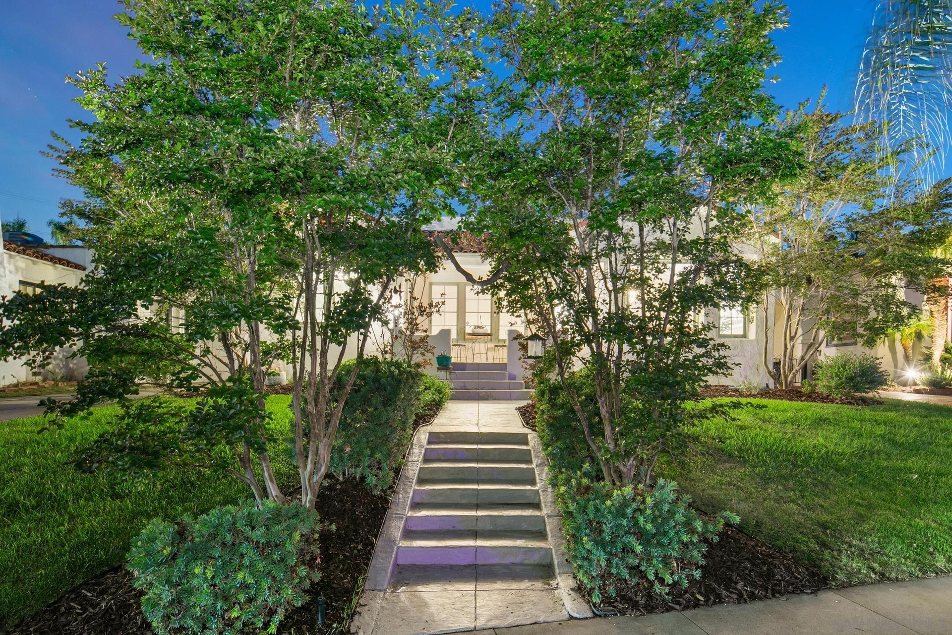 4876 Kensington Dr