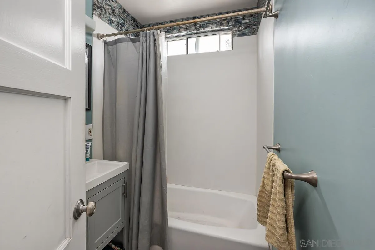 San Diego, California 92109, United States, 5 Bedrooms Bedrooms, ,3 BathroomsBathrooms,Residential,Active,147722