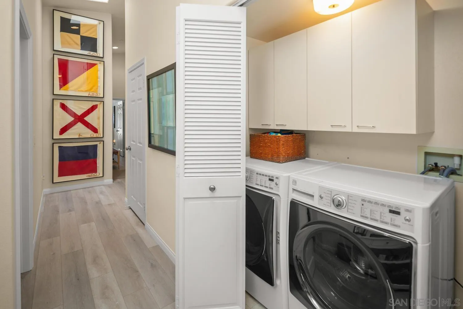 Coronado, California 92118, United States, 3 Bedrooms Bedrooms, ,2 BathroomsBathrooms,Residential,Pending,130274