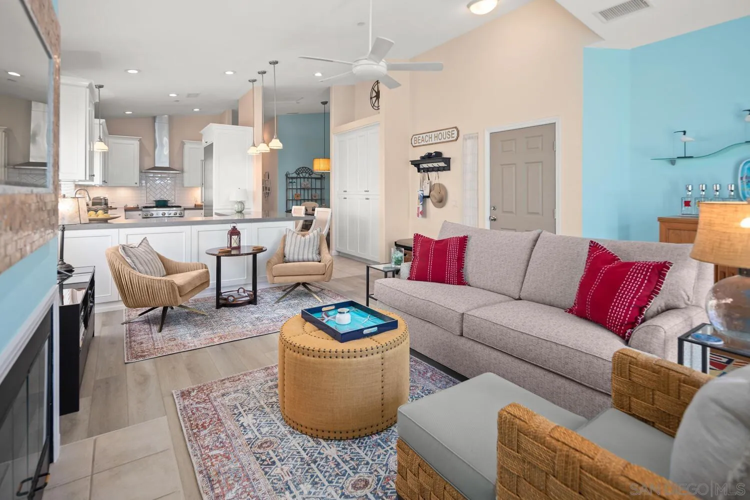 Coronado, California 92118, United States, 3 Bedrooms Bedrooms, ,2 BathroomsBathrooms,Residential,Pending,130274