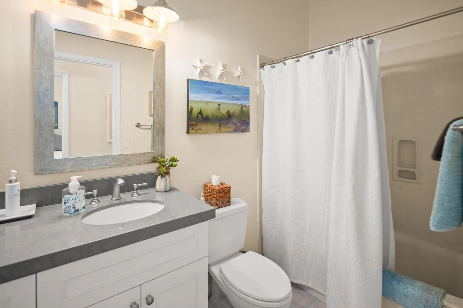 Coronado, California 92118, United States, 3 Bedrooms Bedrooms, ,2 BathroomsBathrooms,Residential,Pending,130274