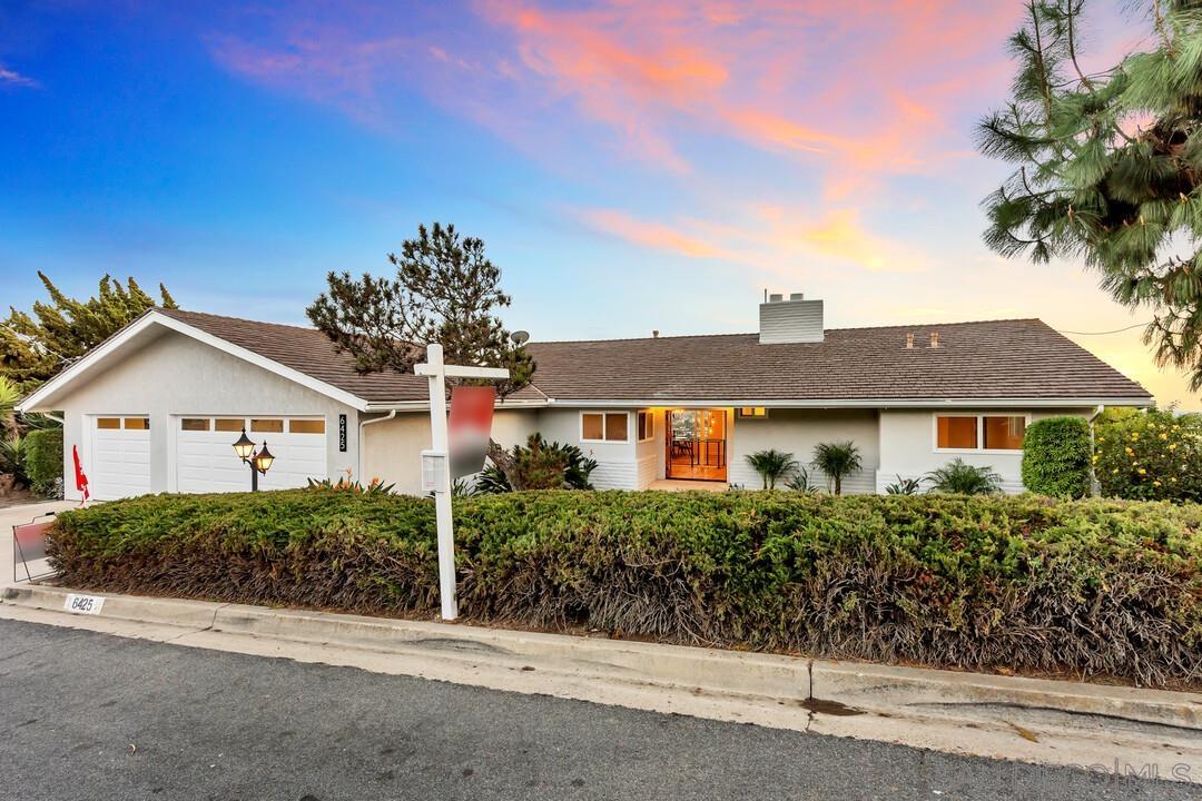 6425 Crystalaire Dr