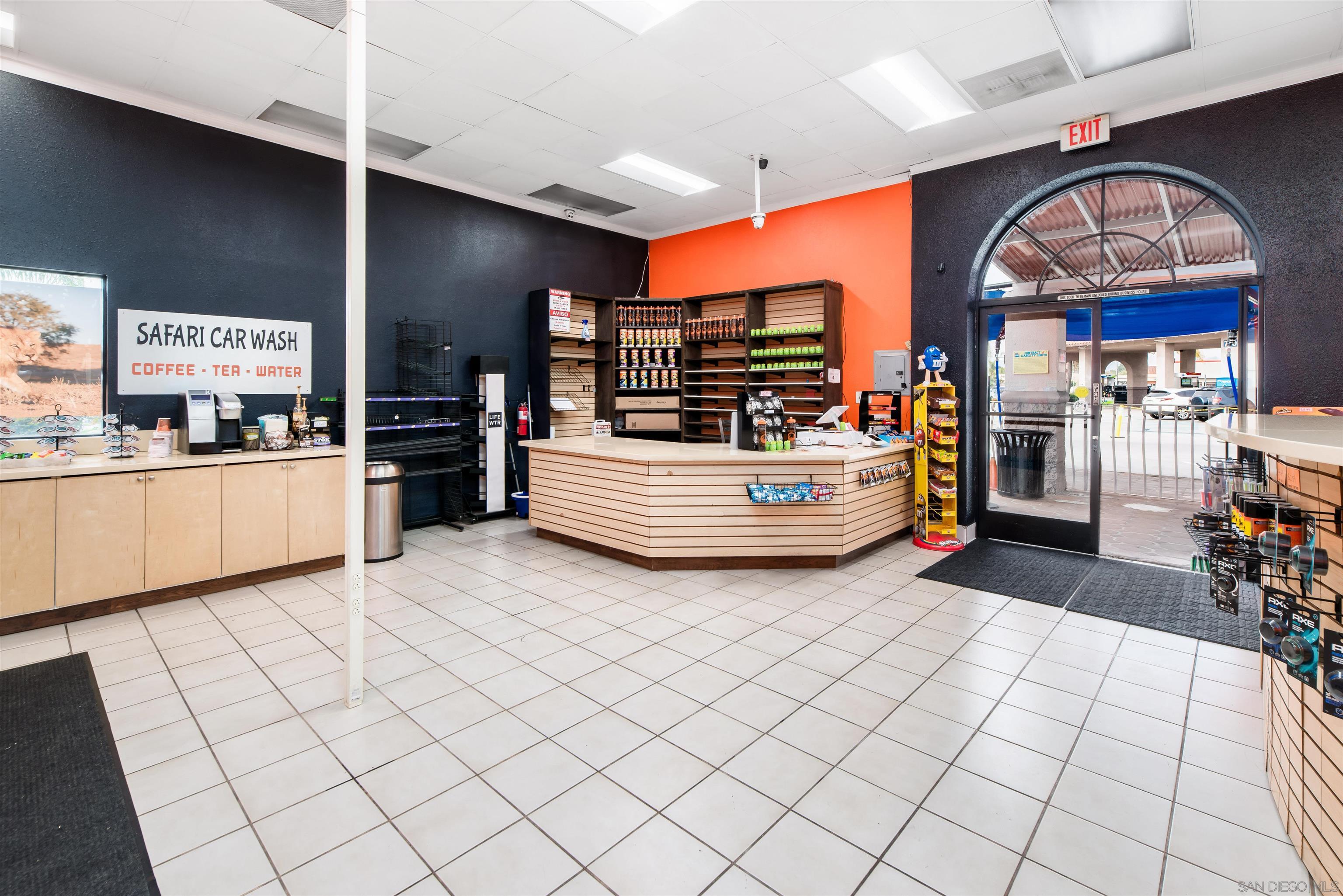 Escondido, California 92025, United States, ,Commercial,Active,64987