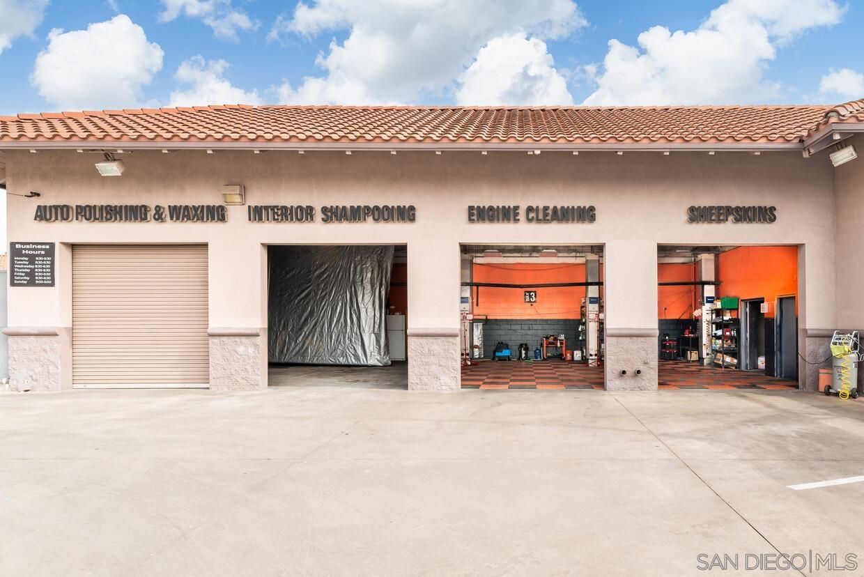 Escondido, California 92025, United States, ,Commercial,Active,64987