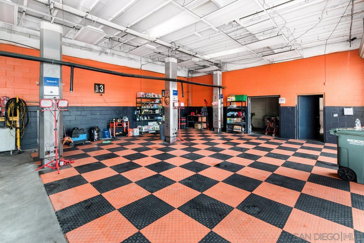 Escondido, California 92025, United States, ,Commercial,Active,64987