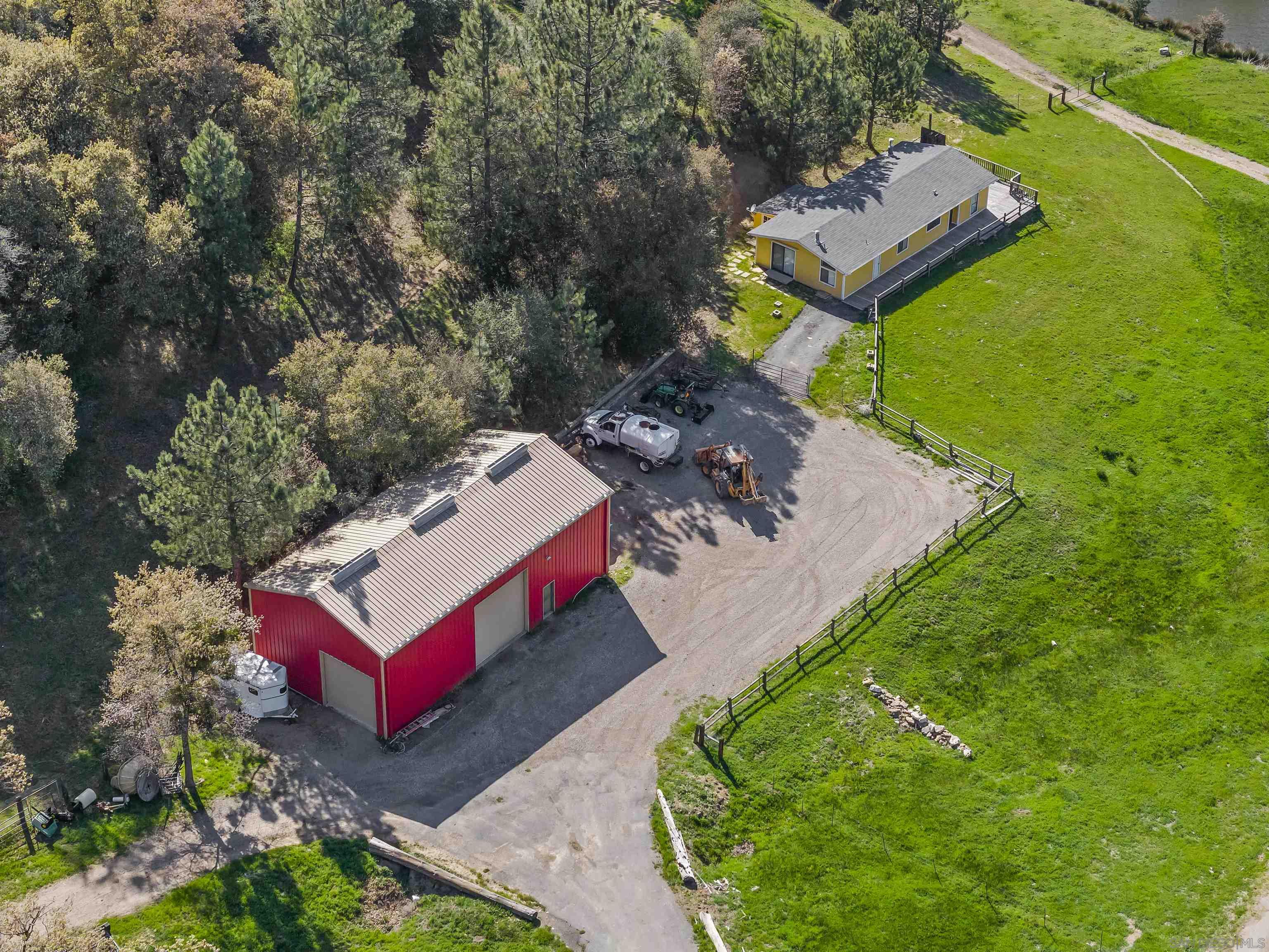 2464 Wynola Rd