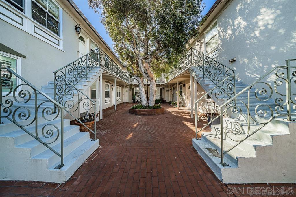 215 Bonair St 10