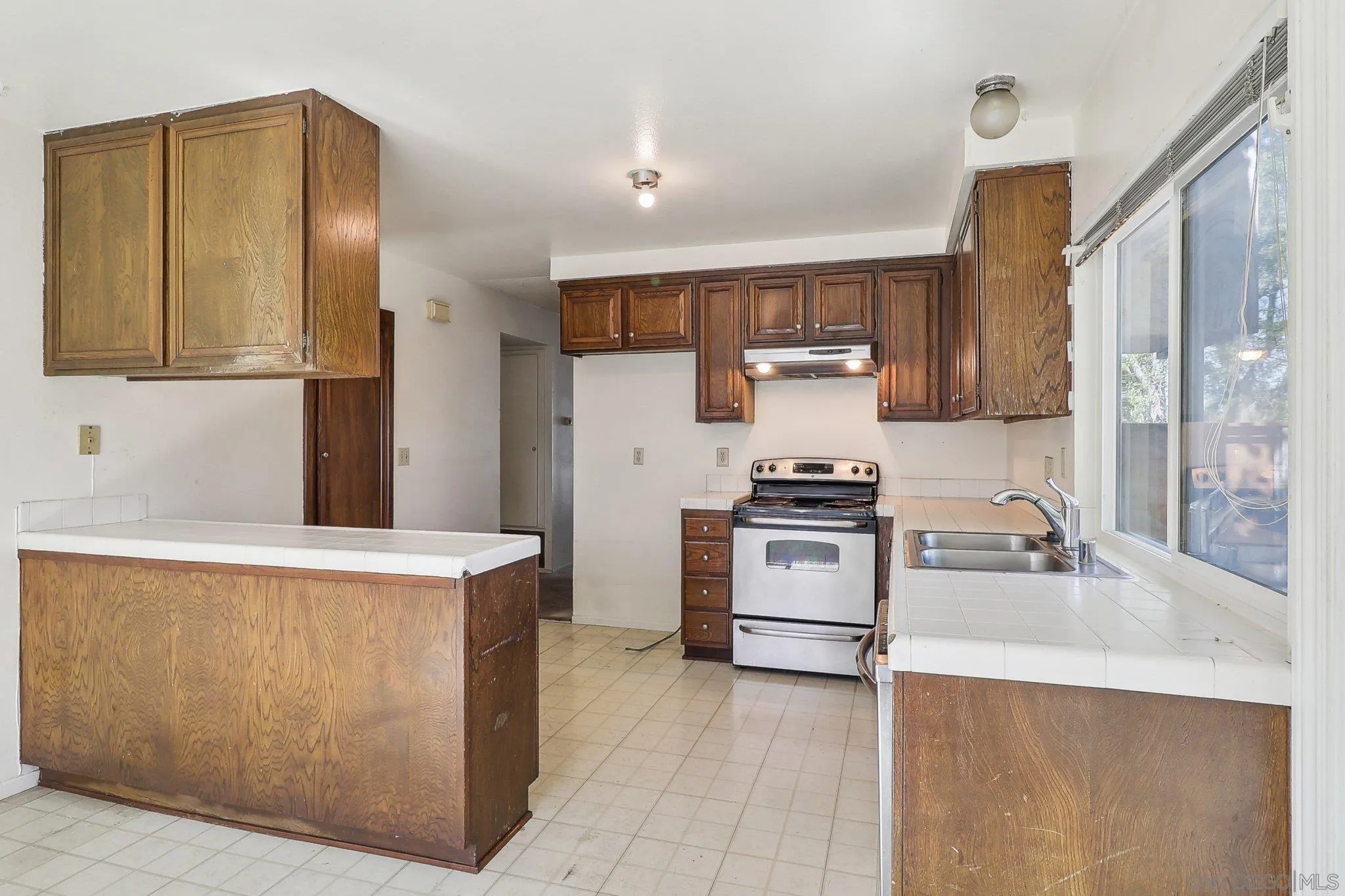 San Diego, California 92124, United States, 3 Bedrooms Bedrooms, ,2 BathroomsBathrooms,Residential,Pending,107171