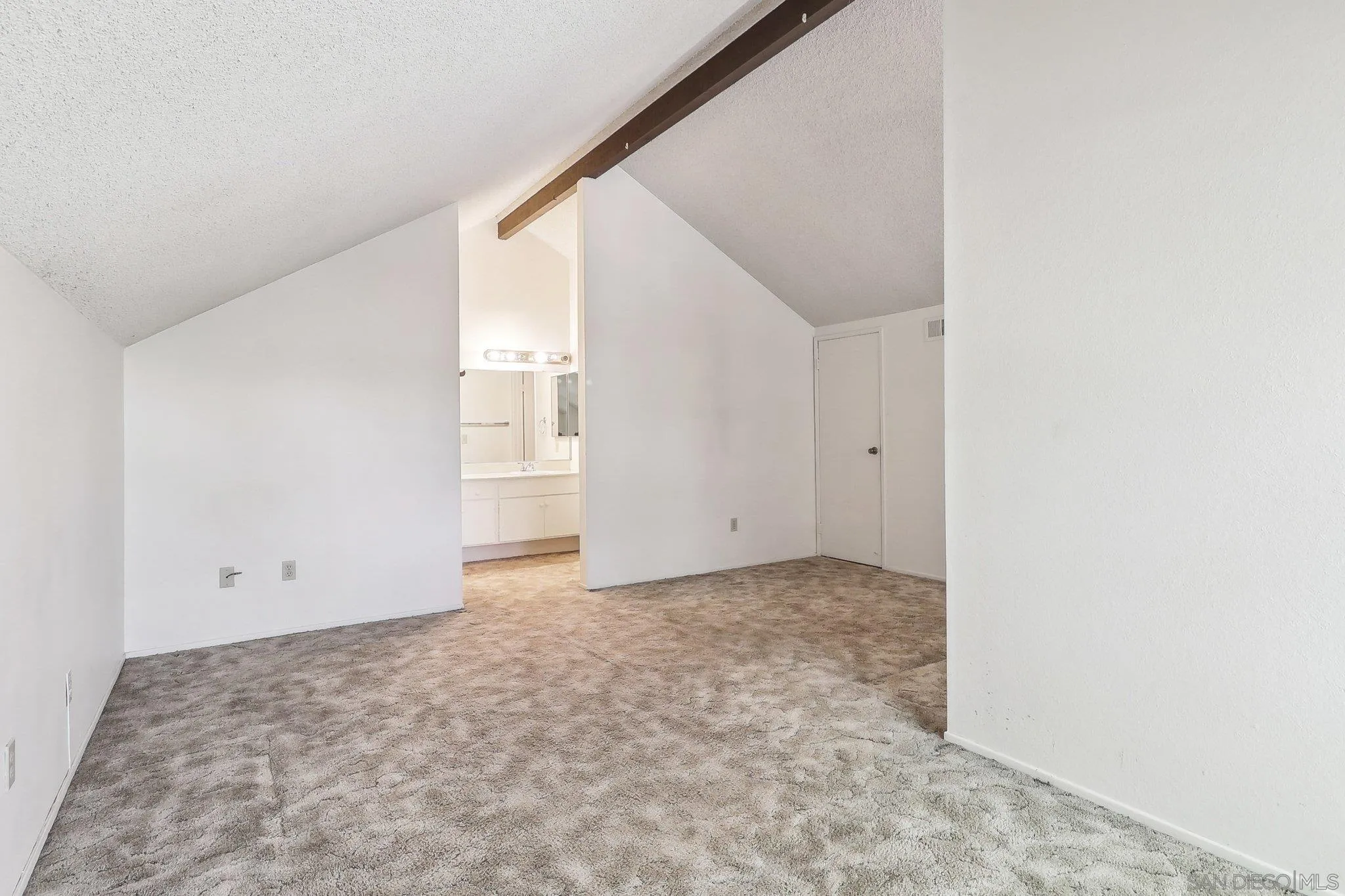 San Diego, California 92124, United States, 3 Bedrooms Bedrooms, ,2 BathroomsBathrooms,Residential,Pending,107171