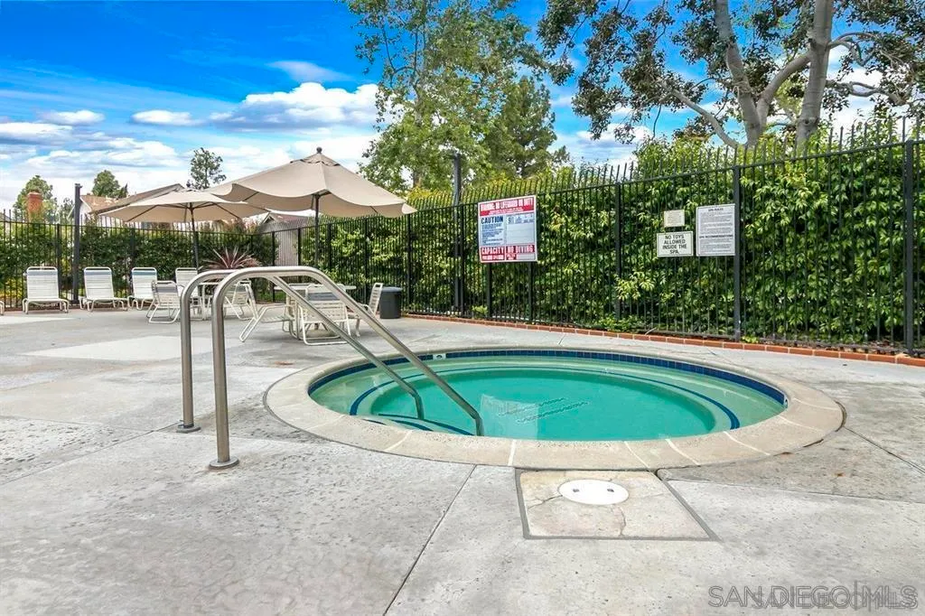 San Diego, California 92124, United States, 3 Bedrooms Bedrooms, ,2 BathroomsBathrooms,Residential,Pending,107171